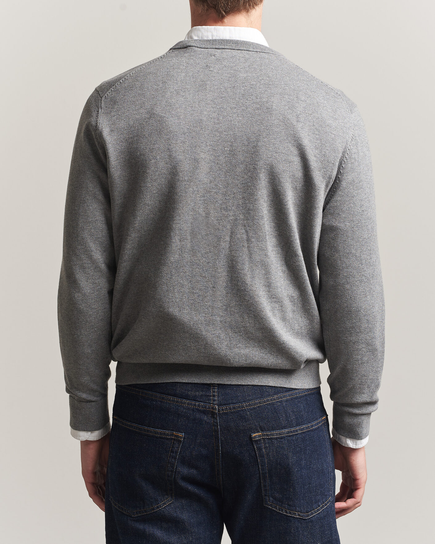 Men | Sweaters & Knitwear | Gant | Classic Cotton V-Neck Dark Grey Melange