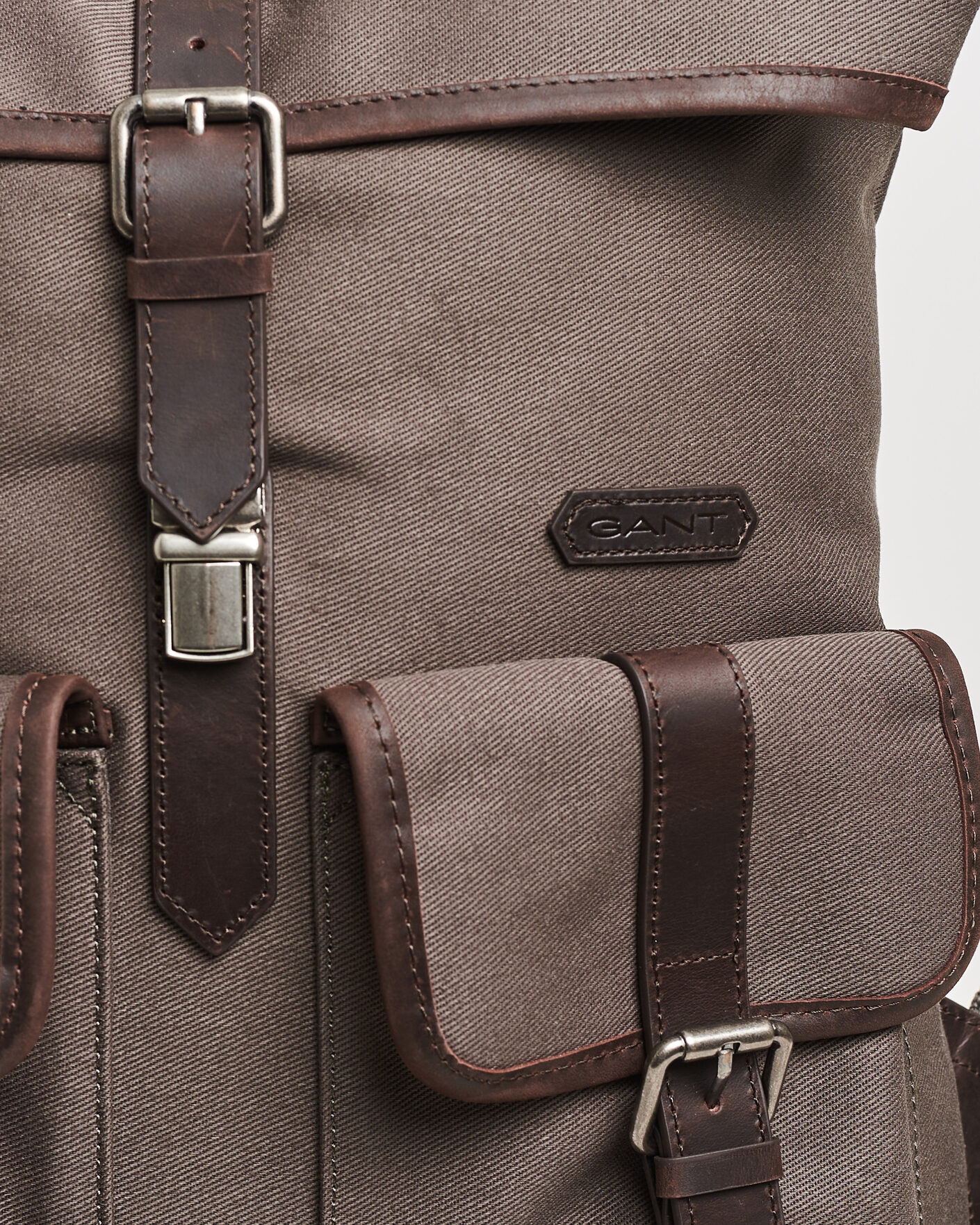 Men | Bags | Gant | Modern Premium Canvas Backpack Faded Taupe