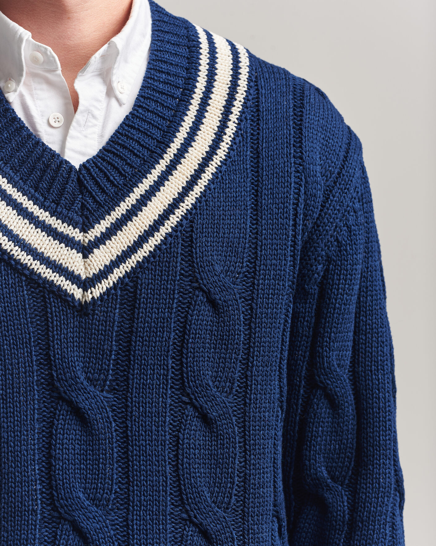 Men | Sweaters & Knitwear | Gant | Mercerized Cotton Knitted Cable V-Neck Persian Blue