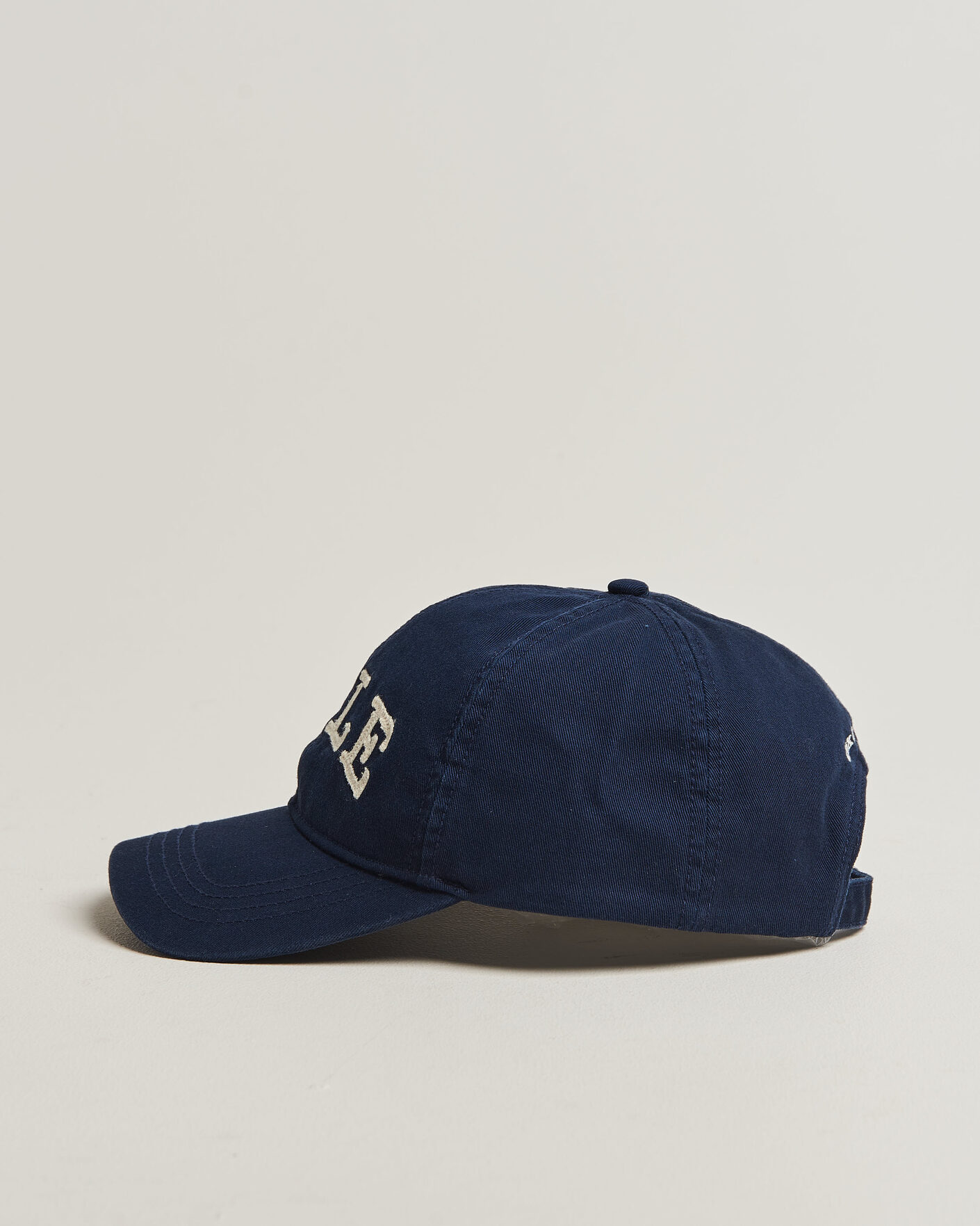 Men | Hats & Caps | Gant | YALE Heavy Washed Cotton Twill Cap Marine