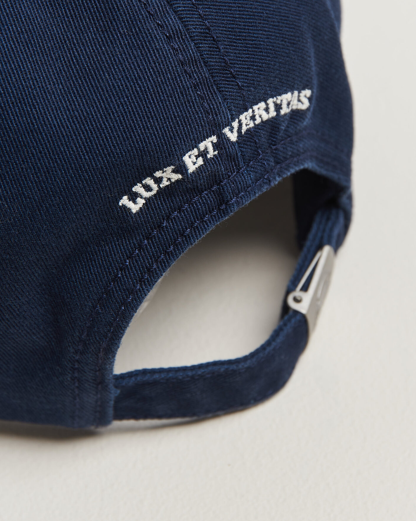 Men | Hats & Caps | Gant | YALE Heavy Washed Cotton Twill Cap Marine