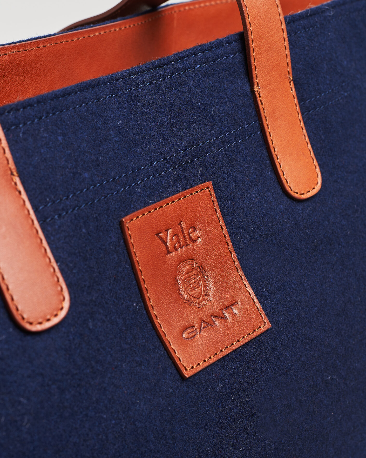 Men | Bags | Gant | YALE Melton Tote Bag Marine