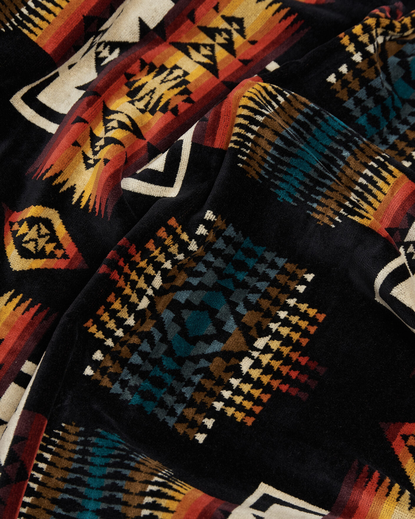 Men | Fabrics | Pendleton | Oversized Jacquard Spa Towel Black