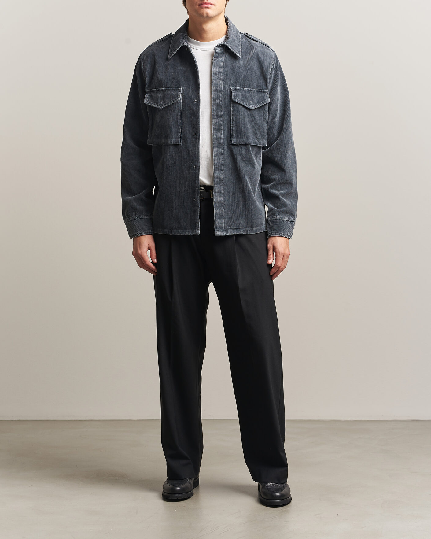 Men | Shirts | Aspesi | Double Pocket Corduroy Overshirt Washed Black