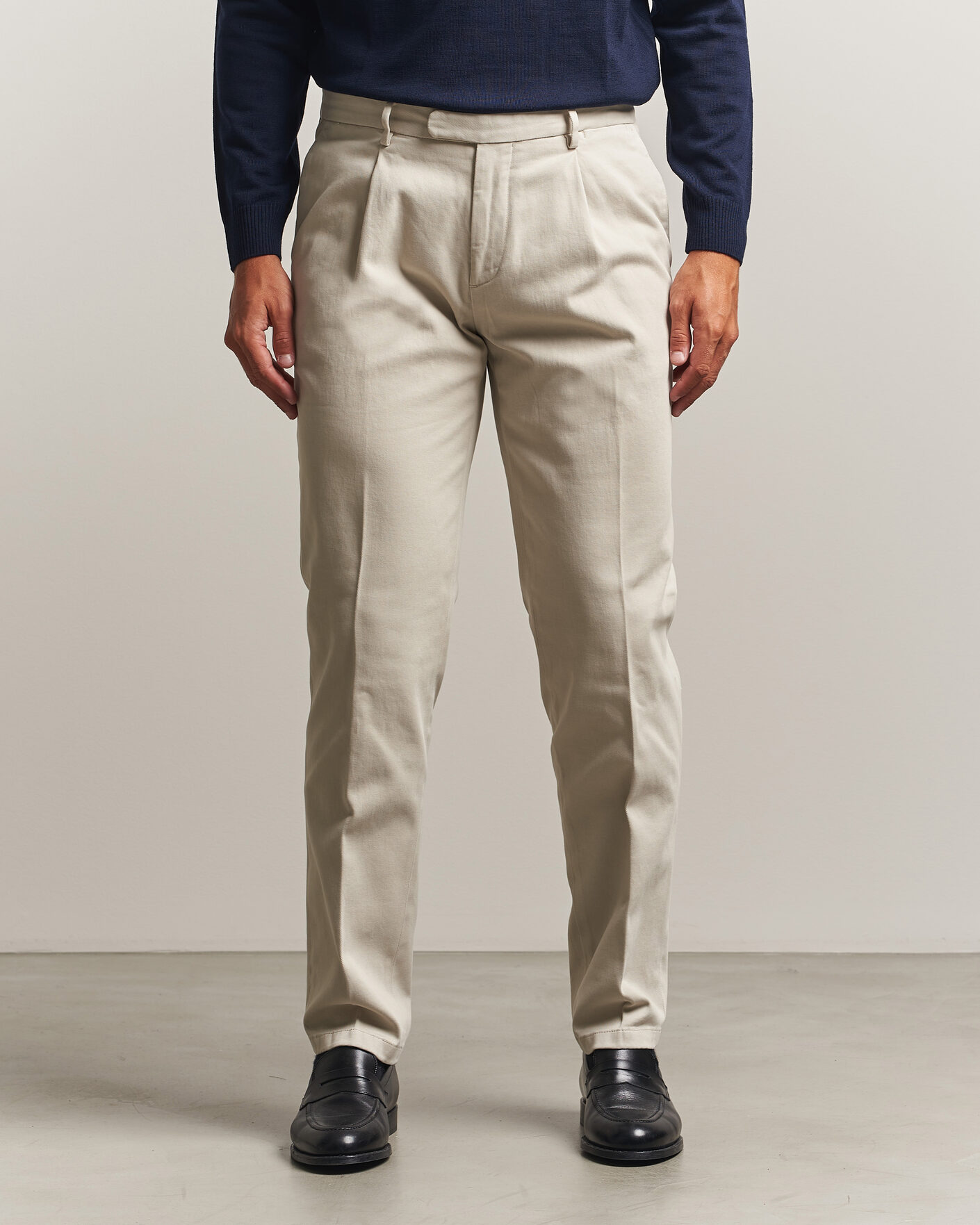 Men | Trousers | Boglioli | Pleated Cotton Twill Chinos Light Beige