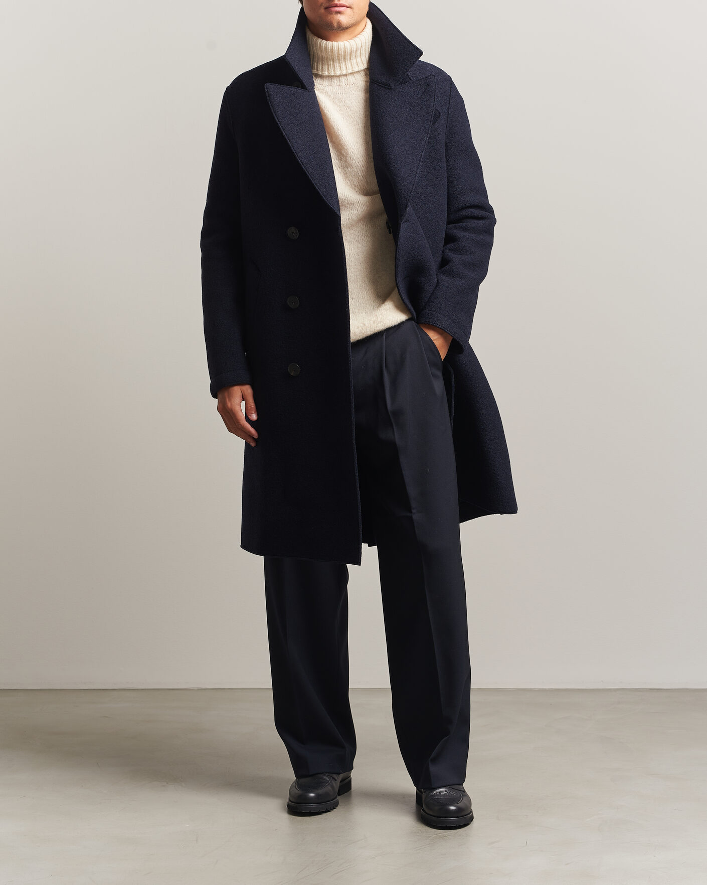 Men | Coats & Jackets | Harris Wharf London | Pressed Wool Long Peacoat Navy Blue