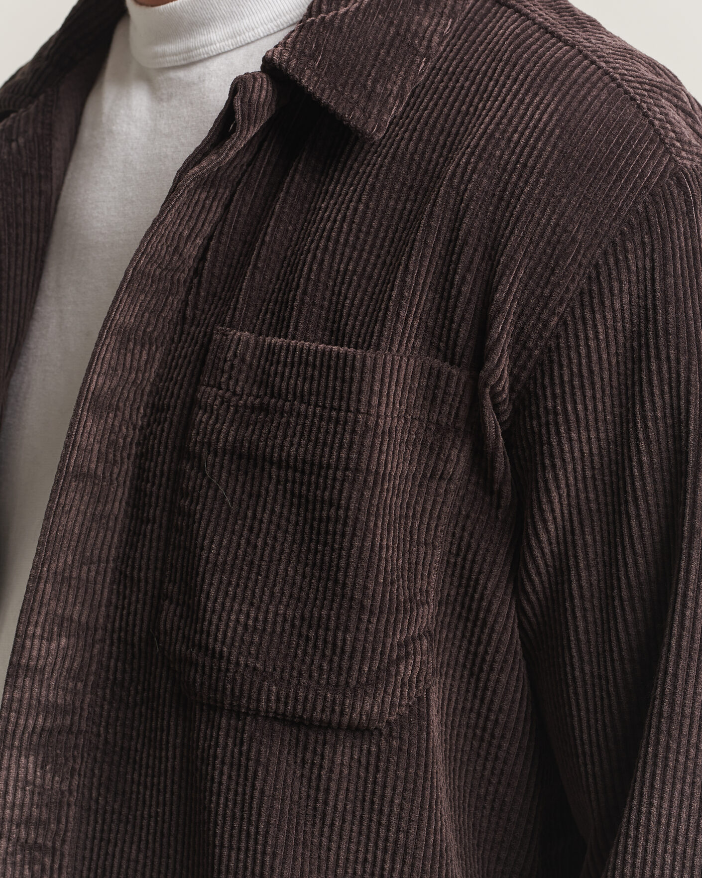 Men | Shirts | KnowledgeCotton Apparel | Cotton Corduroy Overshirt Chocolate