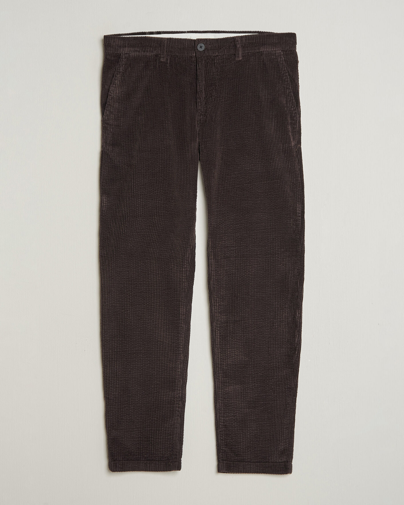 Men | Trousers | KnowledgeCotton Apparel | Chuck Regular Cord Trousers Chocolate