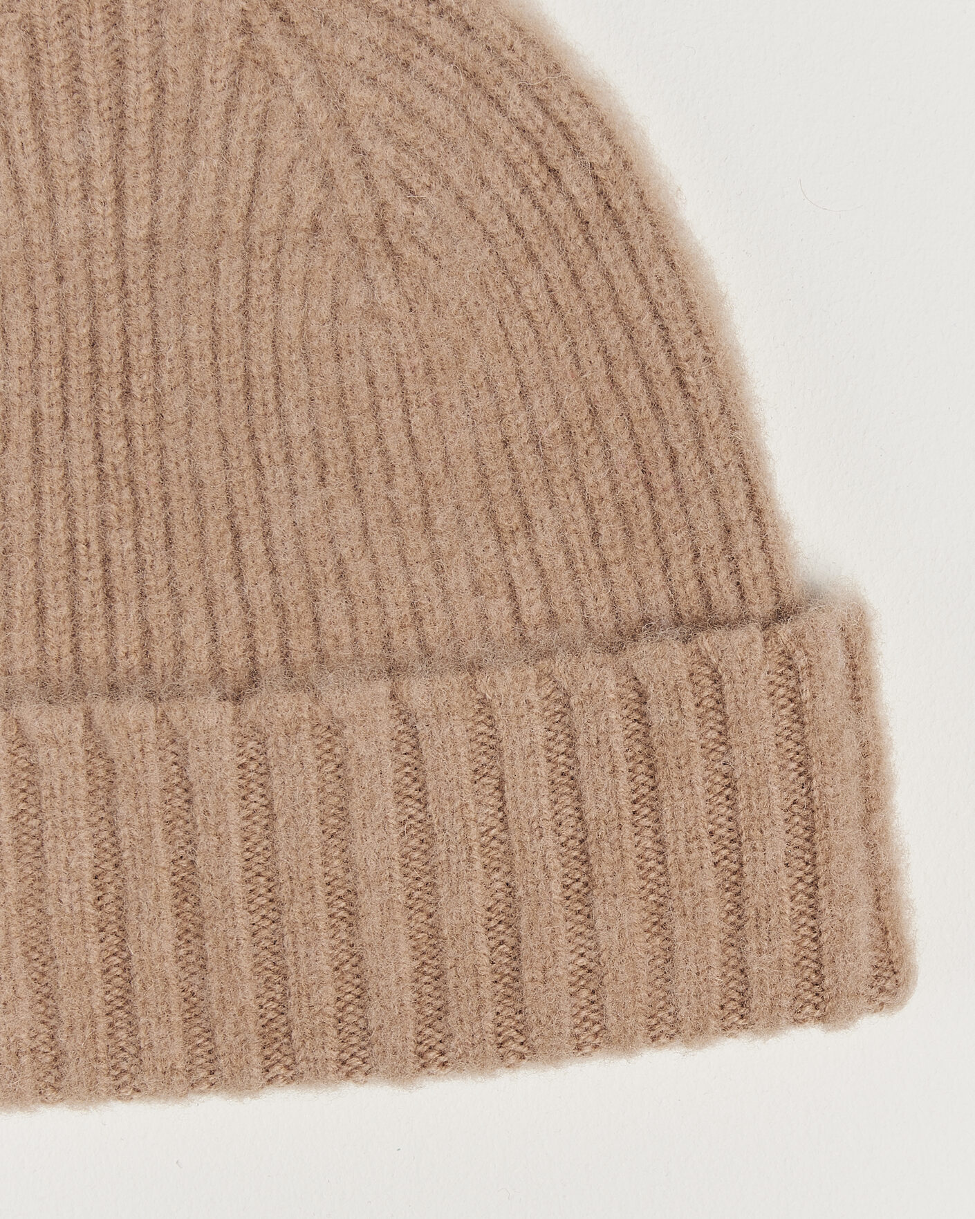 Men | Beanies | Robert Mackie | Rona Ribbed Shaggy Lambswool Beanie Camel