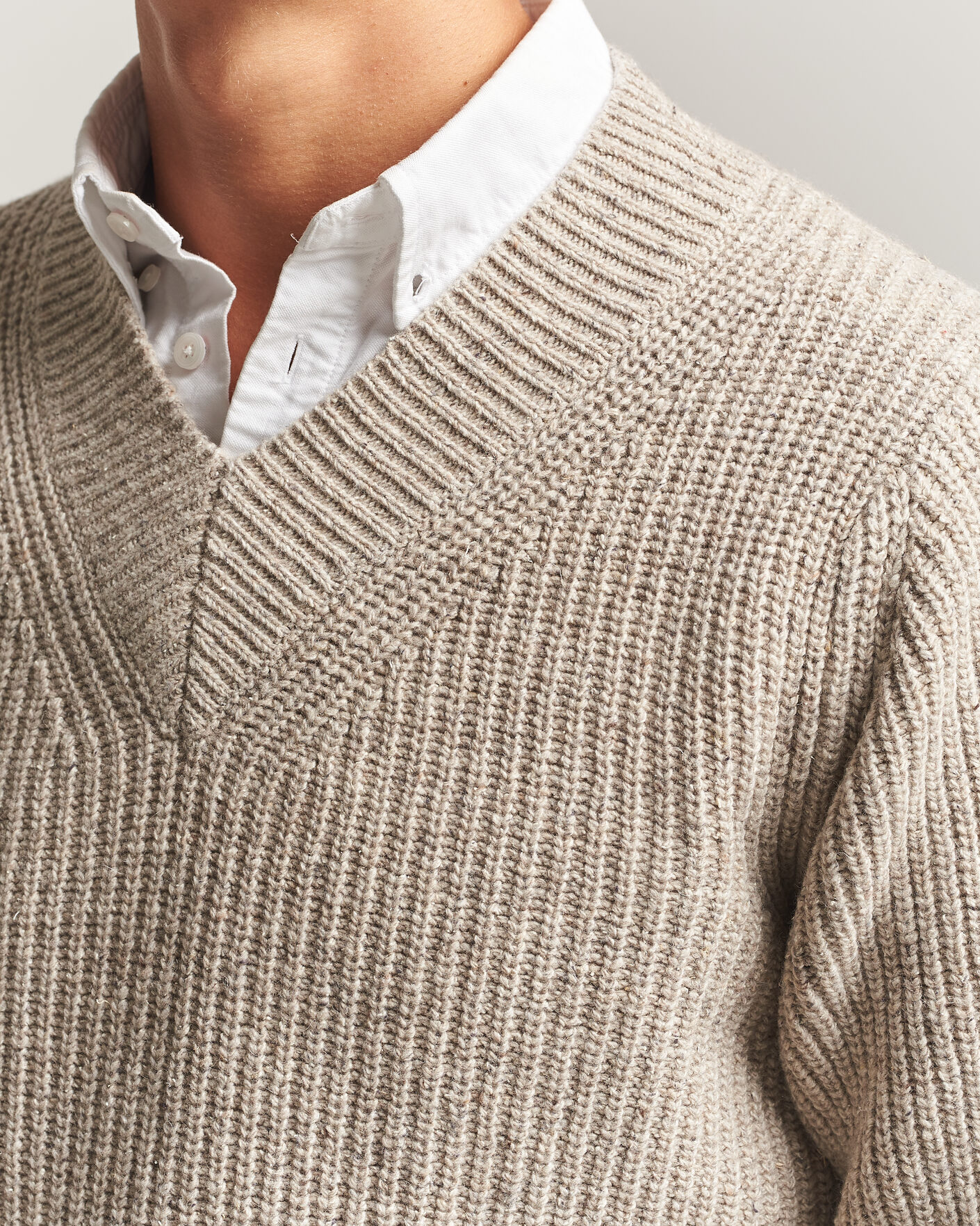 Men | Sweaters & Knitwear | Morgano | Fisherman Ribb Donegal Knitted V-Neck Beige
