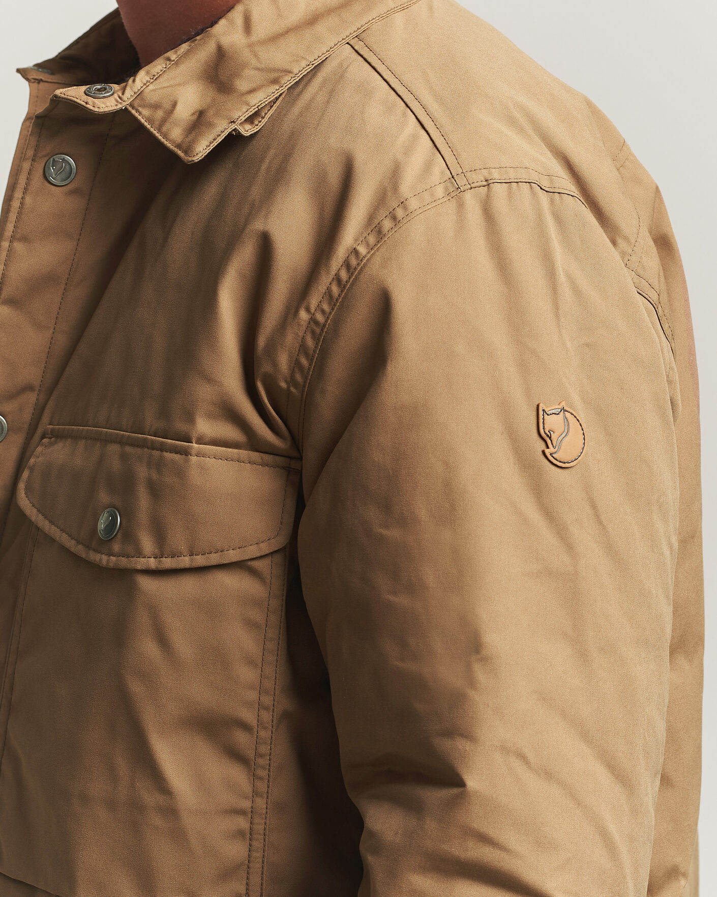 Men | Coats & Jackets | Fjällräven | Övik Down Shirt Jacket Wood Brown