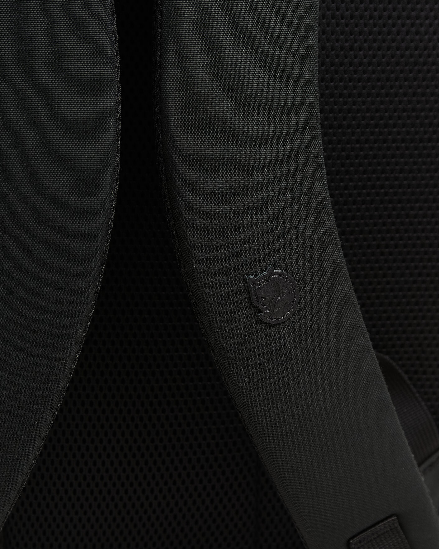Men | Bags | Fjällräven | Räven 28 Backpack Black/Black
