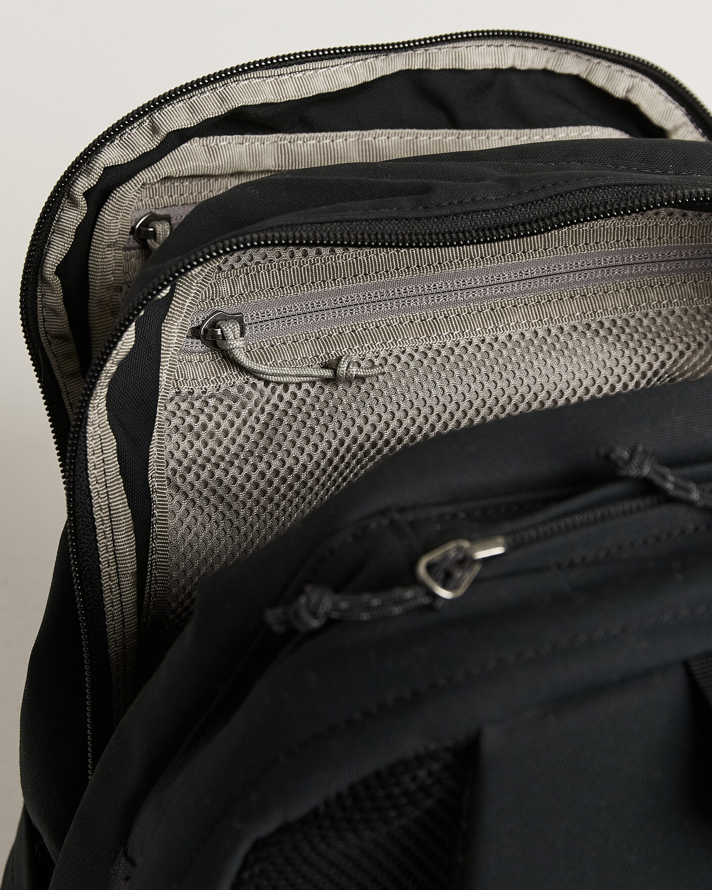 Men | Bags | Fjällräven | Räven 28 Backpack Black/Black