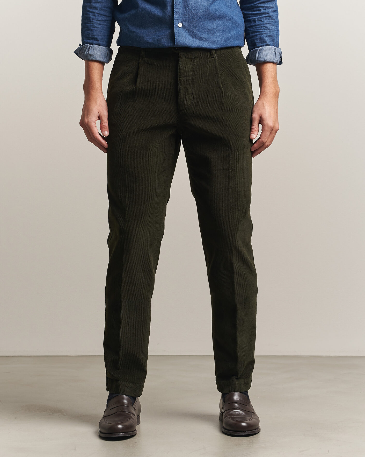 Men | Trousers | Incotex | Regular Fit Washed Corduroy Slacks Forest Green