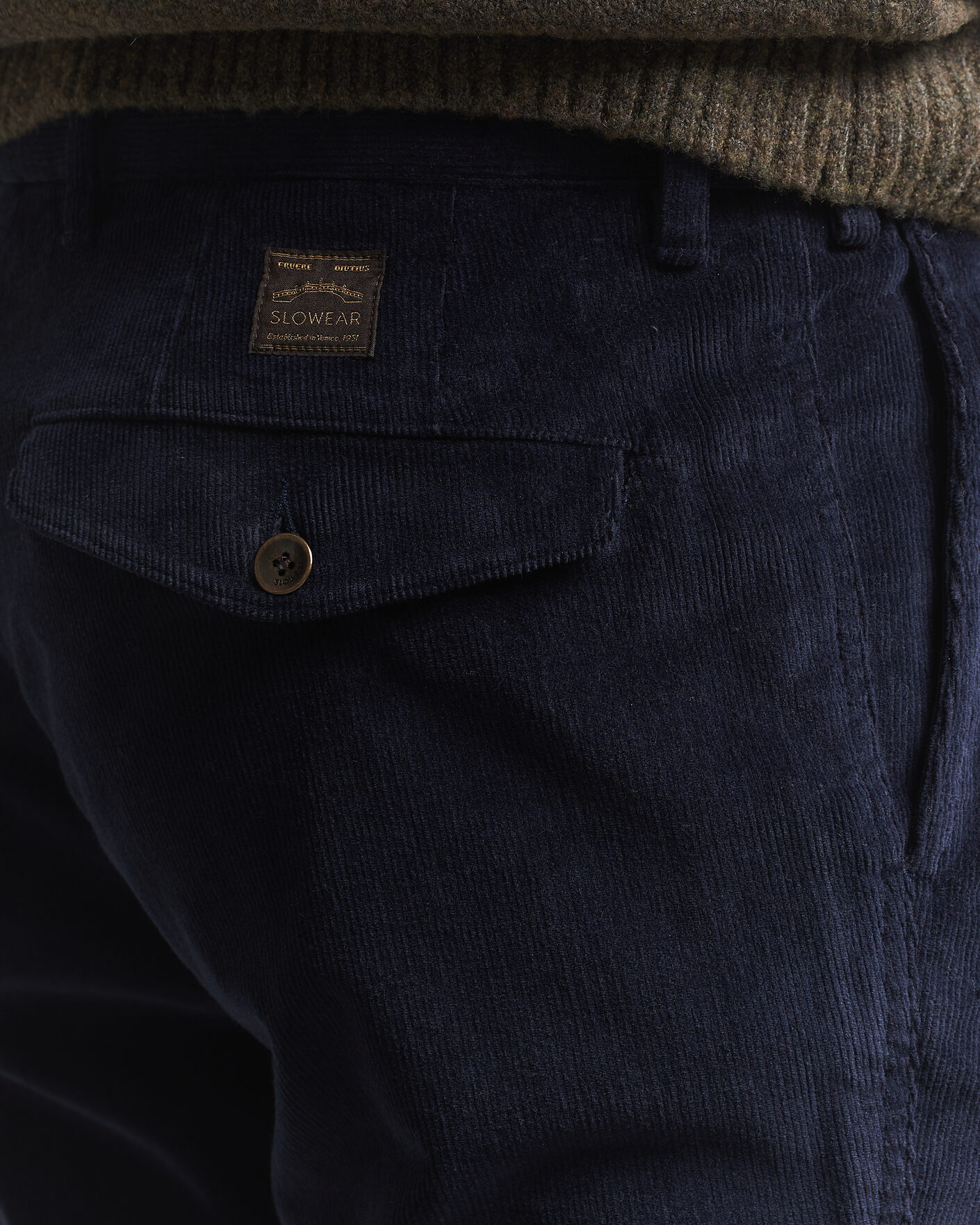 Men | Trousers | Incotex | Regular Fit Washed Corduroy Slacks Navy