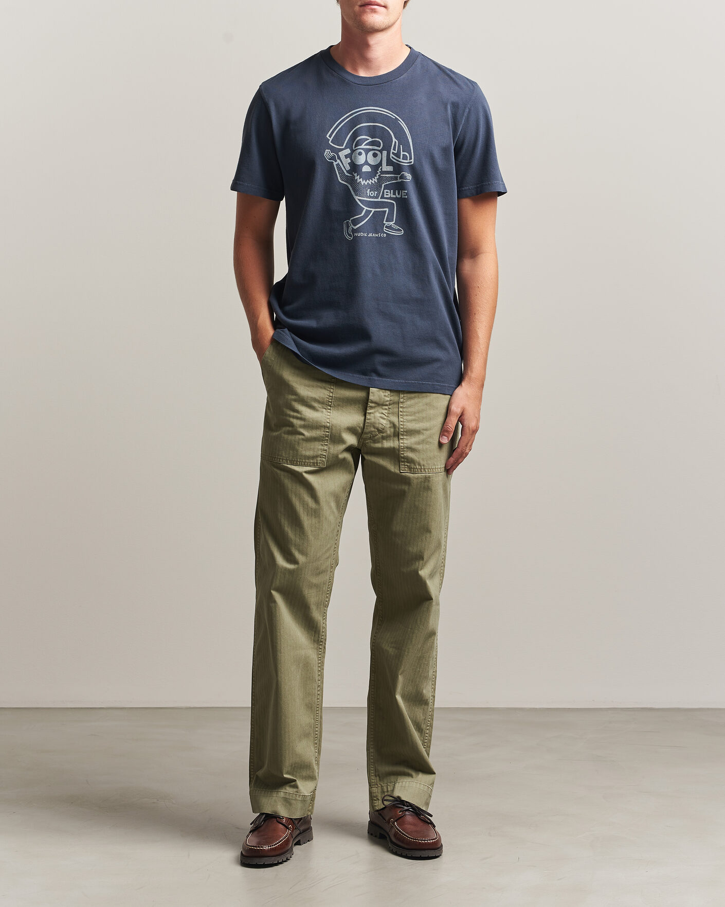 Men | T-Shirts | Nudie Jeans | Roy Jeanjuggler T-Shirt Dark Blue
