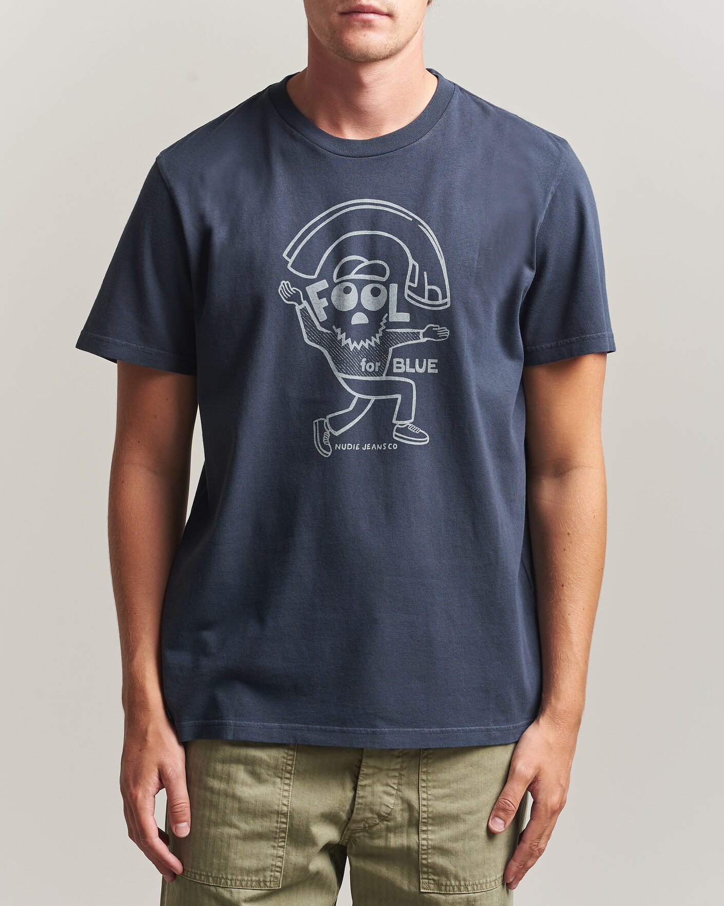 Men | T-Shirts | Nudie Jeans | Roy Jeanjuggler T-Shirt Dark Blue