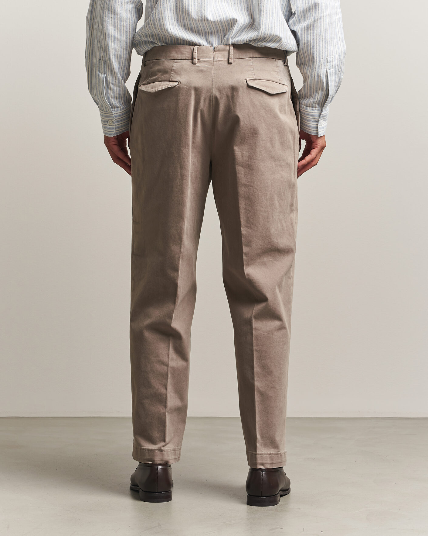 Men | Trousers | Santaniello | Washed Cotton Trousers Taupe