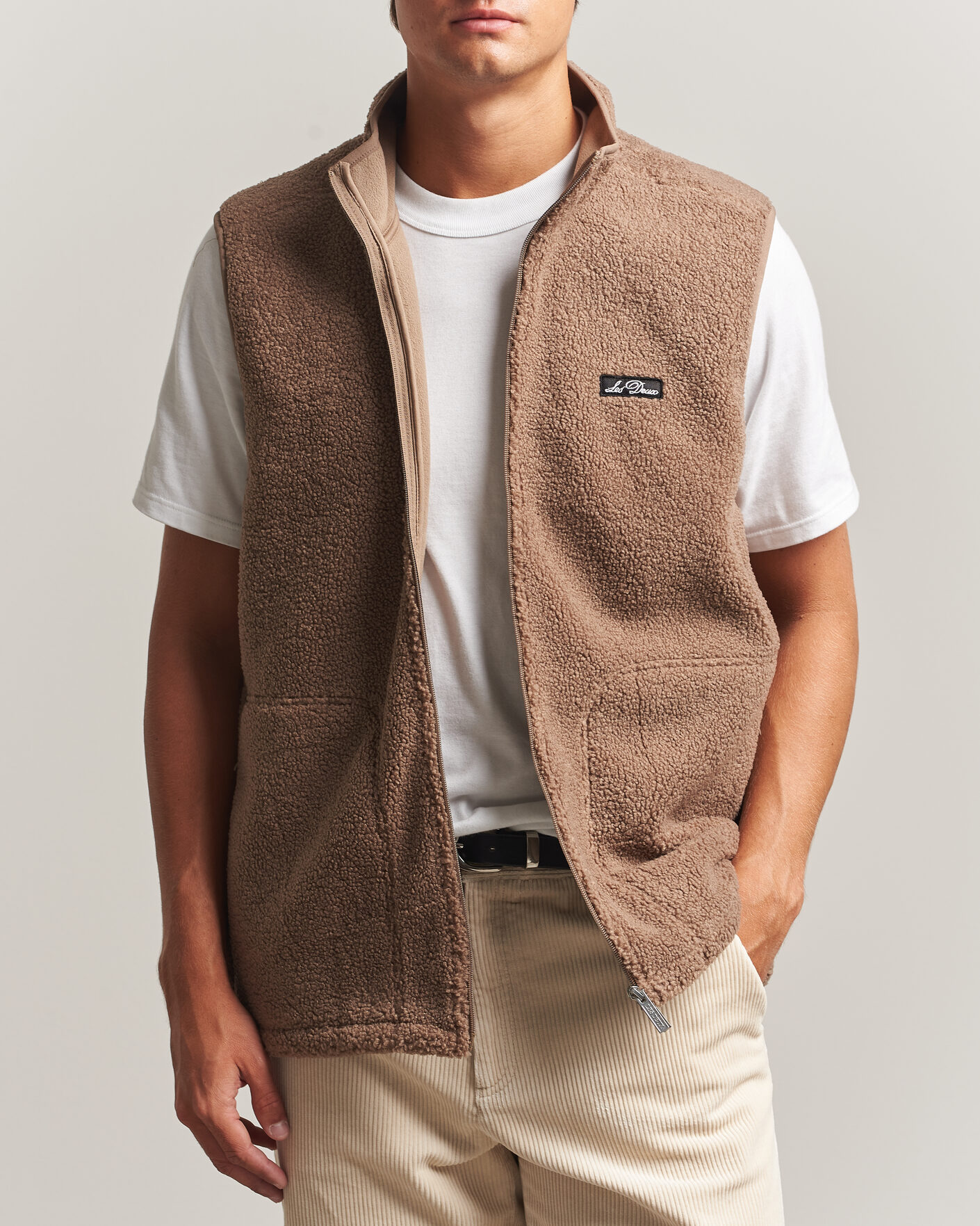 Men | Gilets | LES DEUX | Patch Teddy Vest Caribou