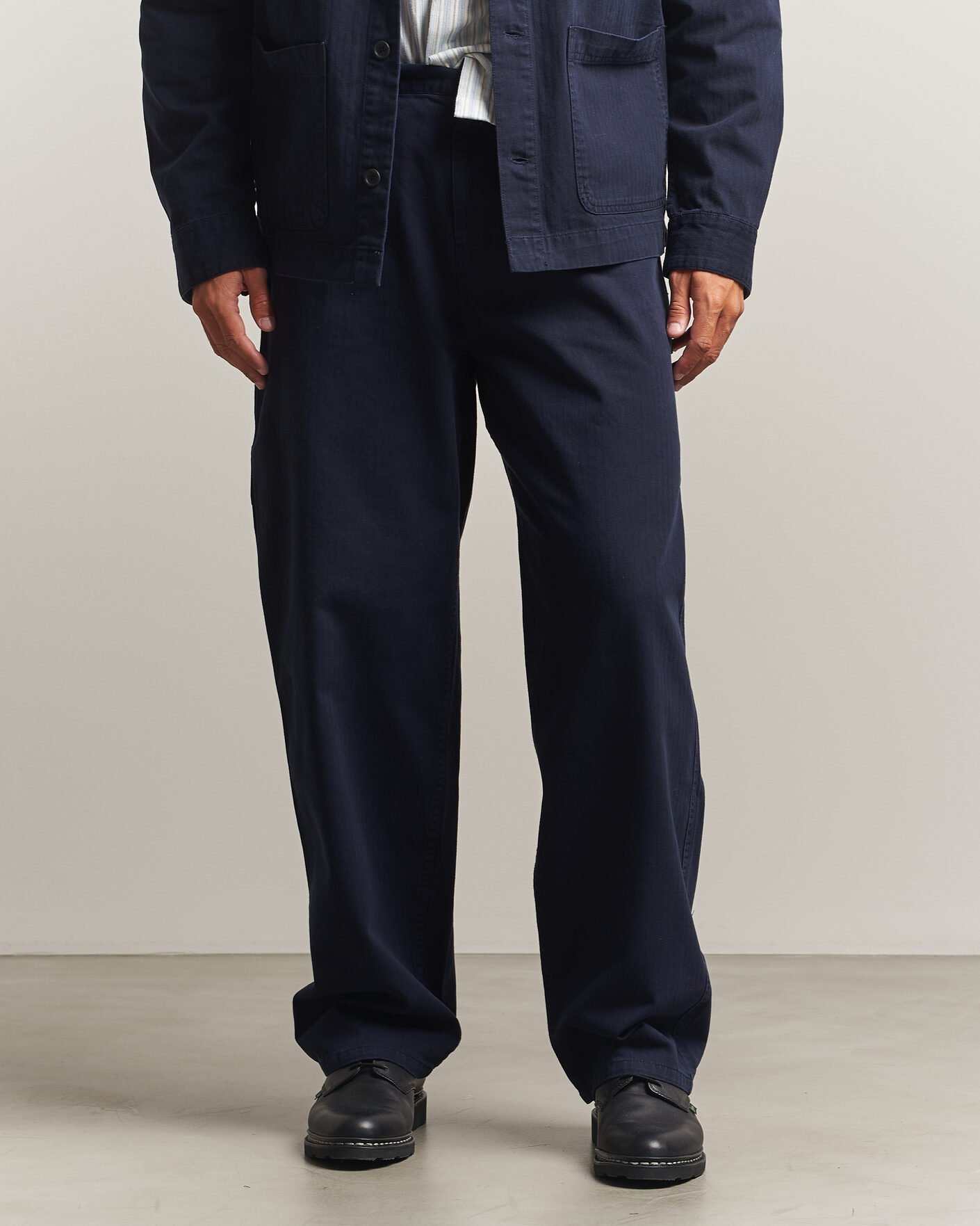 Men | Trousers | LES DEUX | Roi Carpenter Herringbone Pants Dark Navy