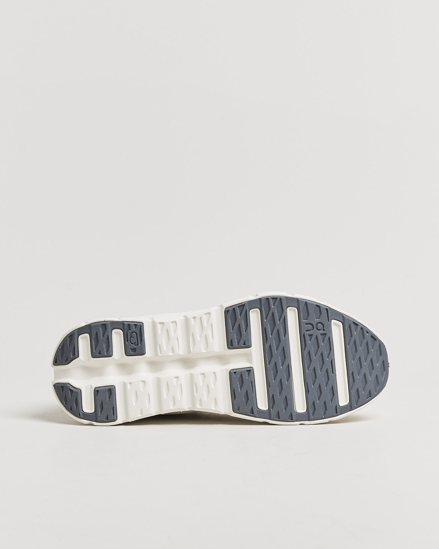 Men | Sneakers | On | Cloudtilt Remix Alloy/Ivory