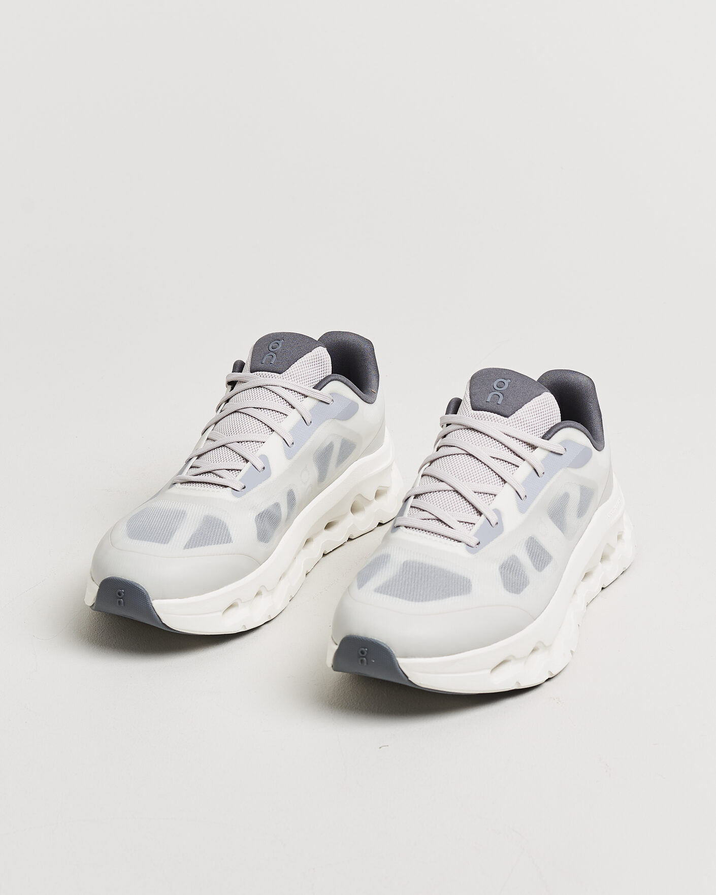 Men | Sneakers | On | Cloudtilt Remix Alloy/Ivory