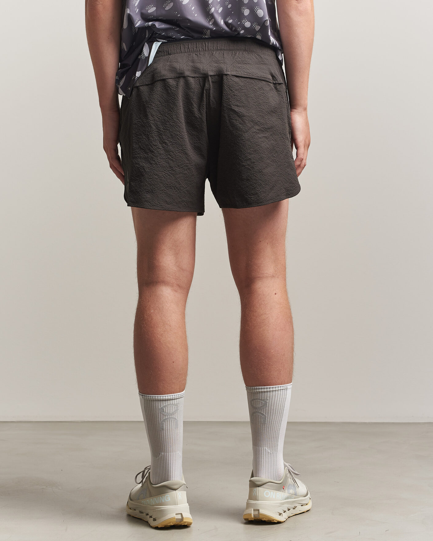 Men | Shorts | On | Performance Volt Shorts Espresso