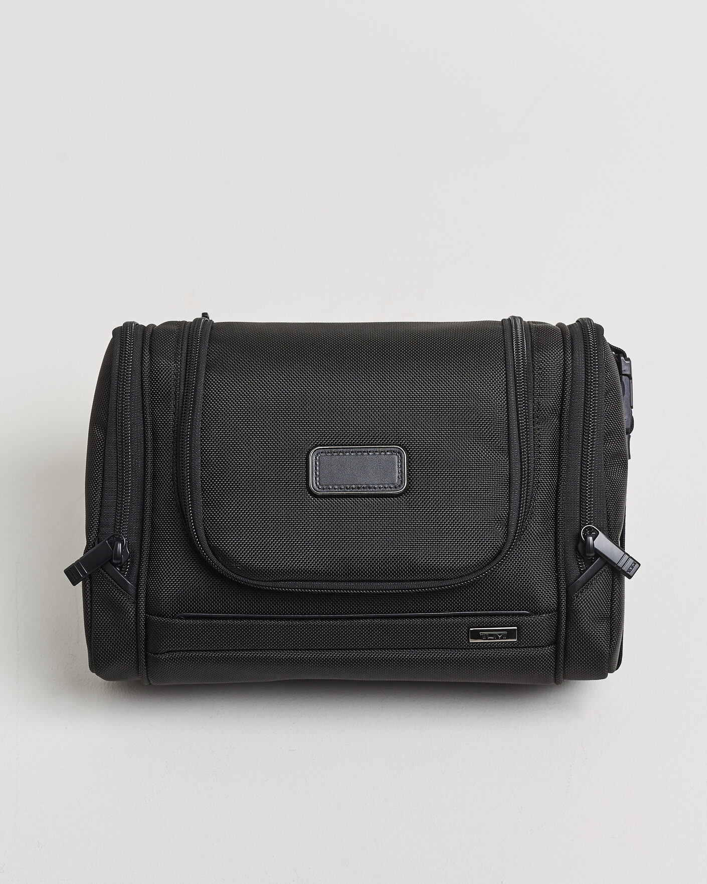 Men | Bags | TUMI | Alpha Hanging Travel Kit Black