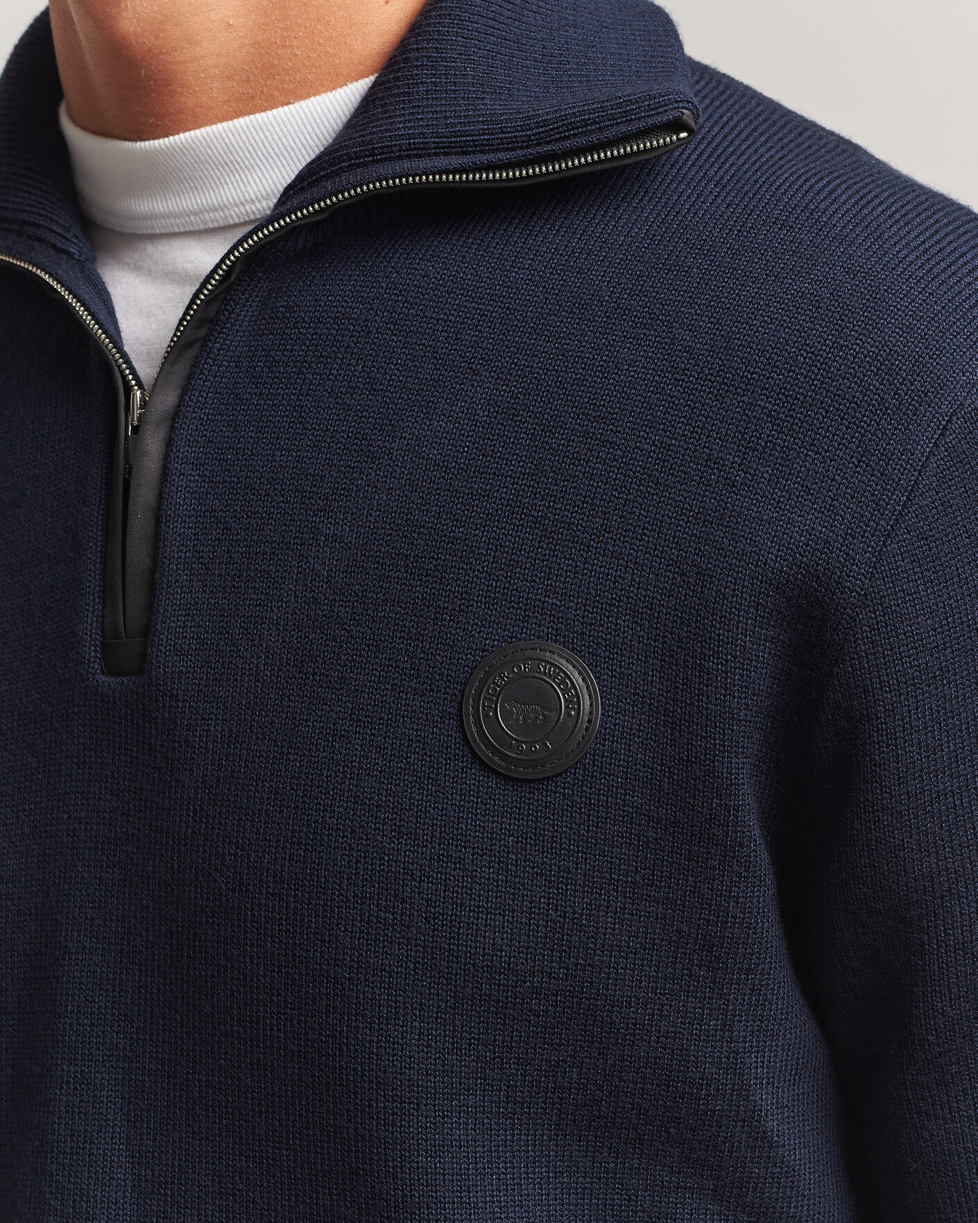Men | Sweaters & Knitwear | Tiger of Sweden | Hamish Wool Heavy Knitted Half Zip Night Grape