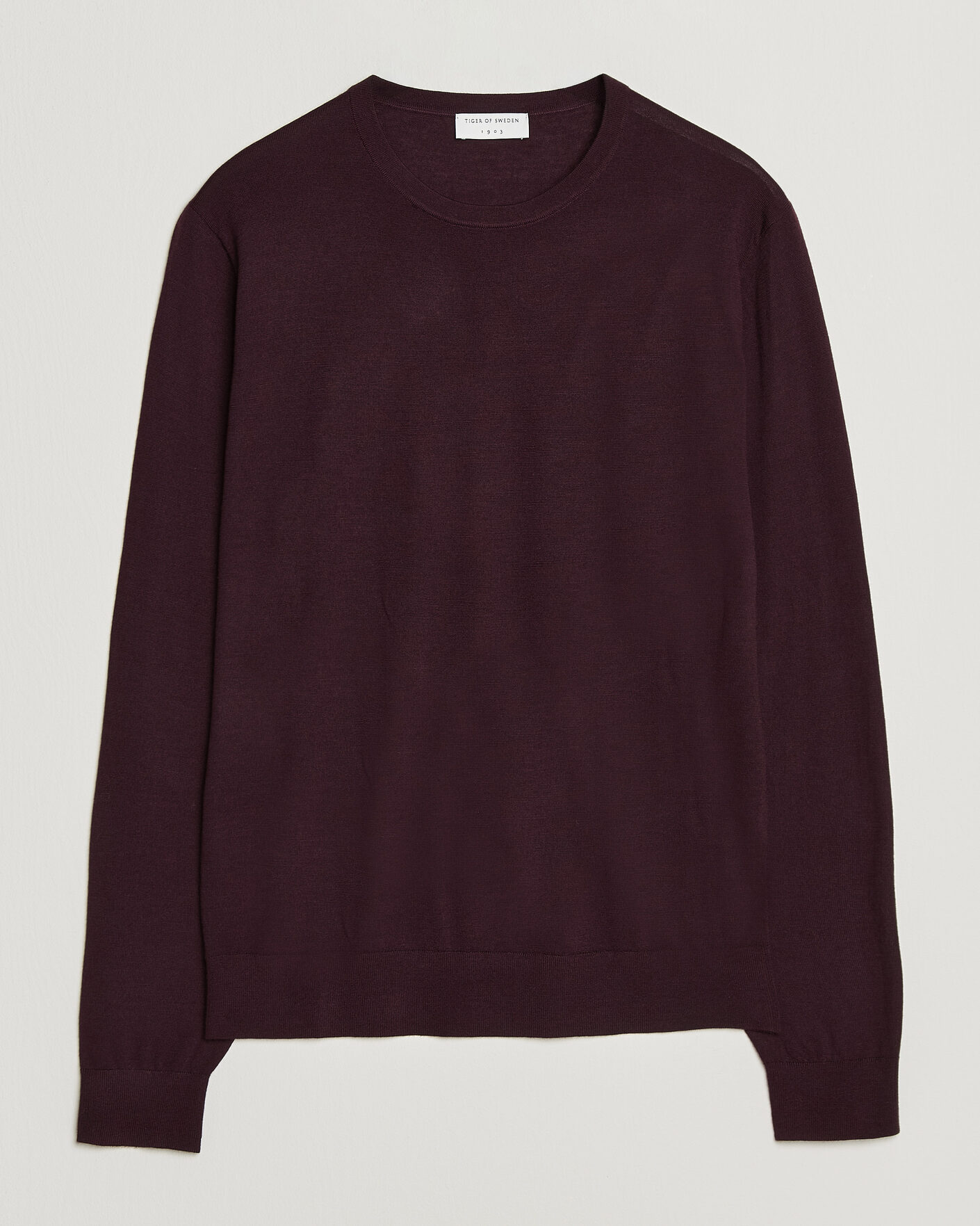 Men | Sweaters & Knitwear | Tiger of Sweden | Connor Extra Fine Merino Crew Neck Pullover Aubergine