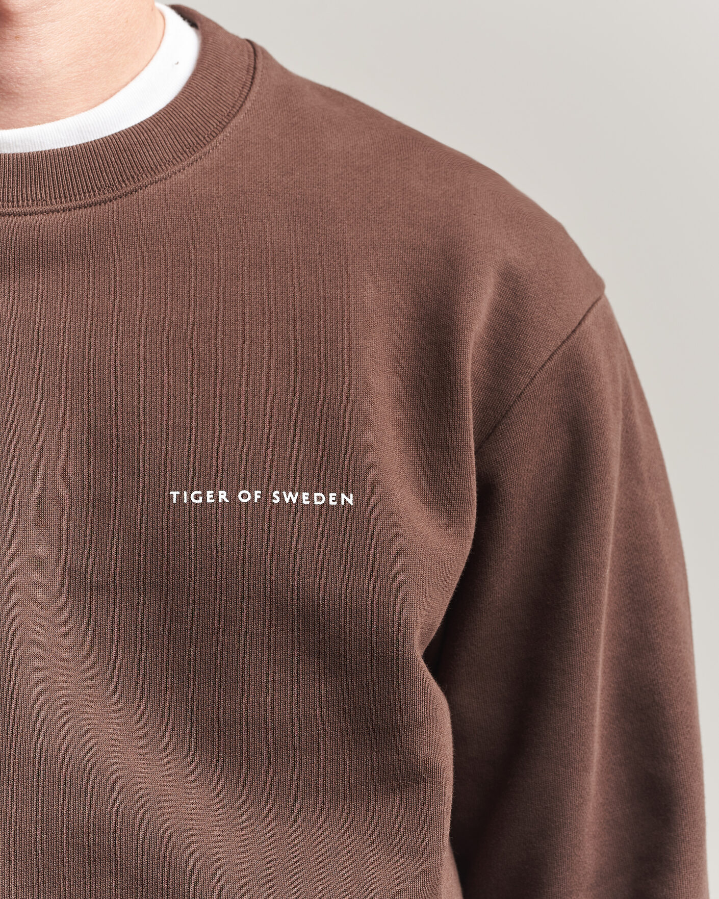 Men | Sweaters & Knitwear | Tiger of Sweden | Emerson Crew Neck Sweatshirt Dark Mahogany