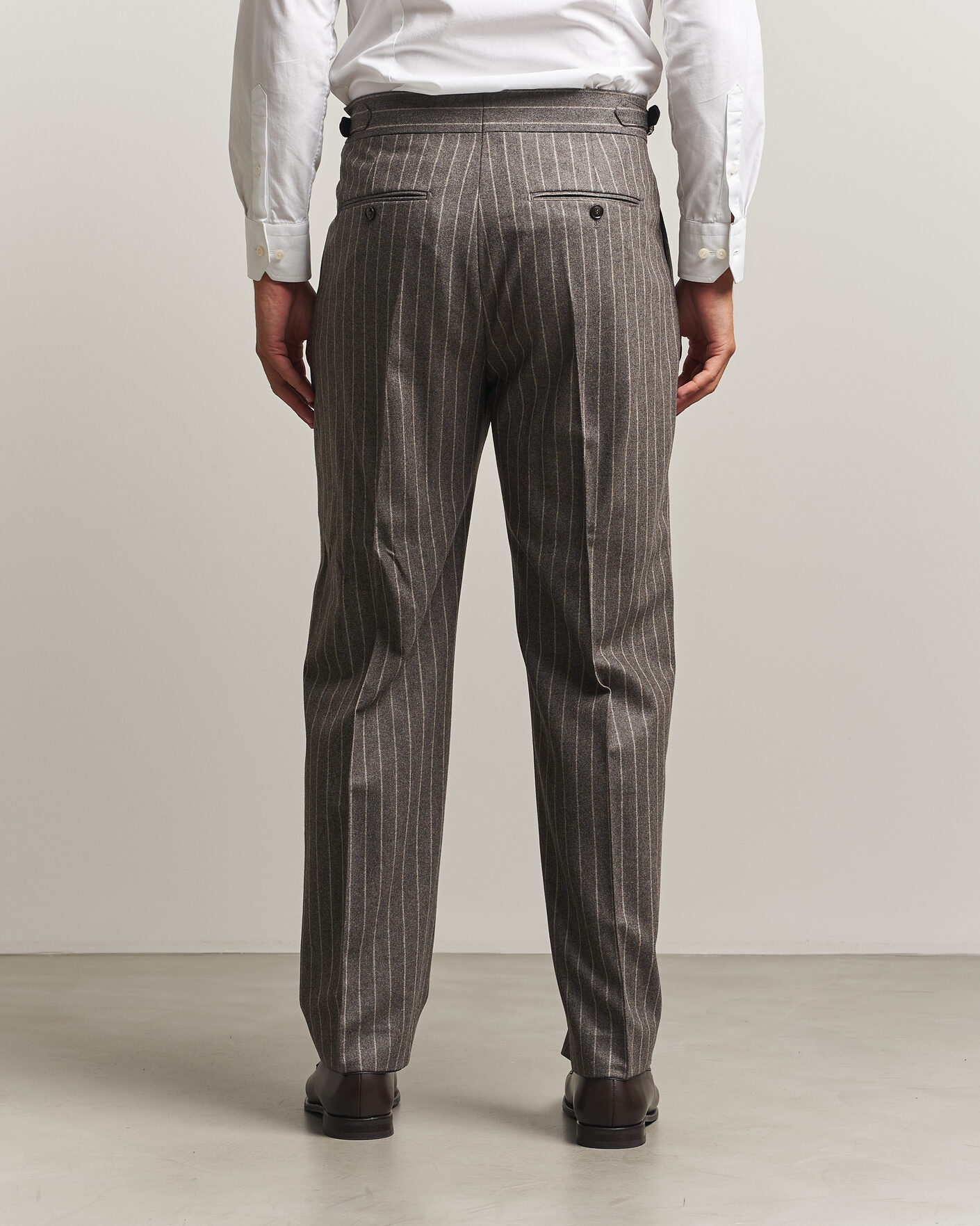 Men | Trousers | Tiger of Sweden | Theo Wool Pleated Pinstriped Trousers Grey Brown