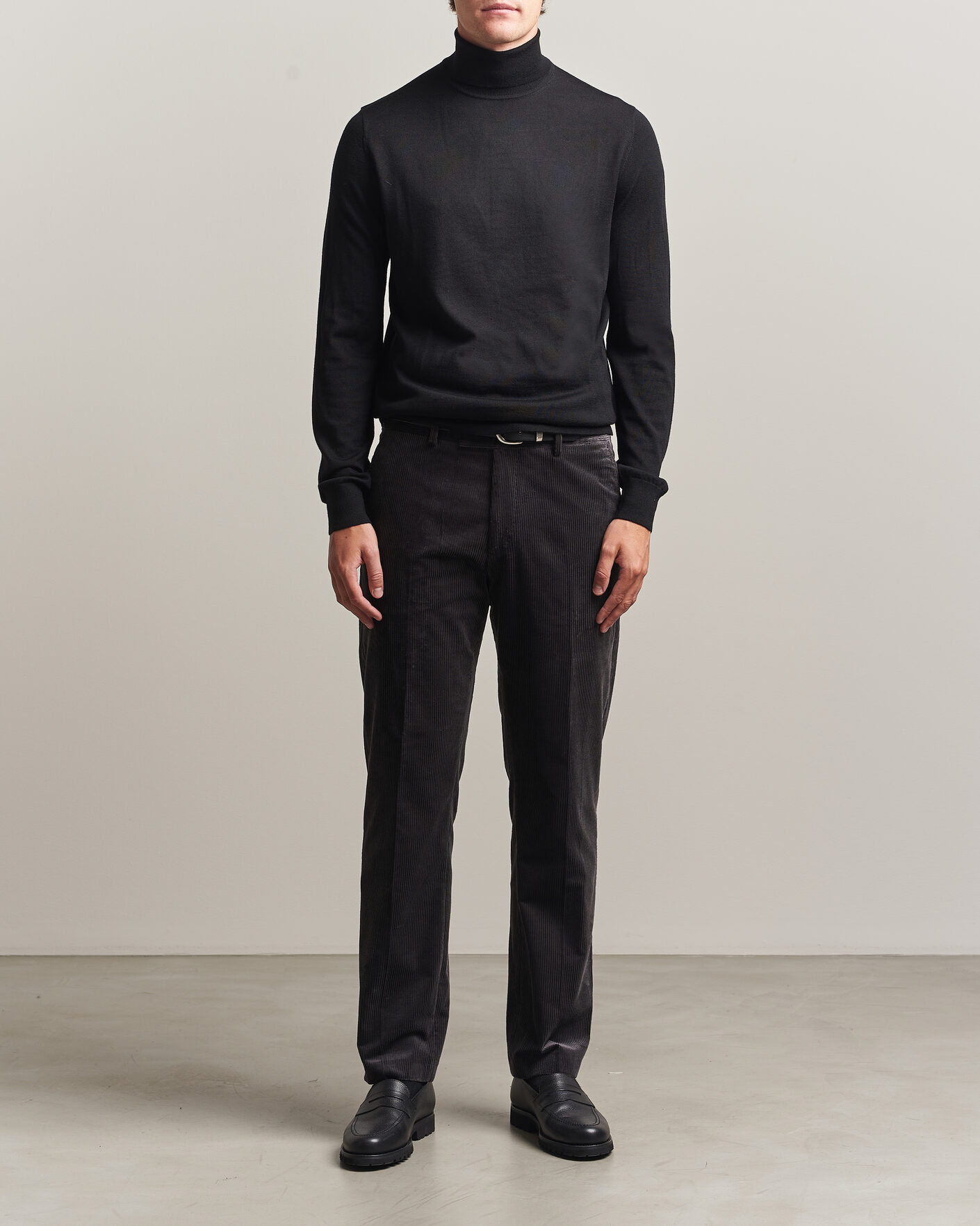 Men | Trousers | Tiger of Sweden | Tense Pleated Corduroy Trousers Phantom