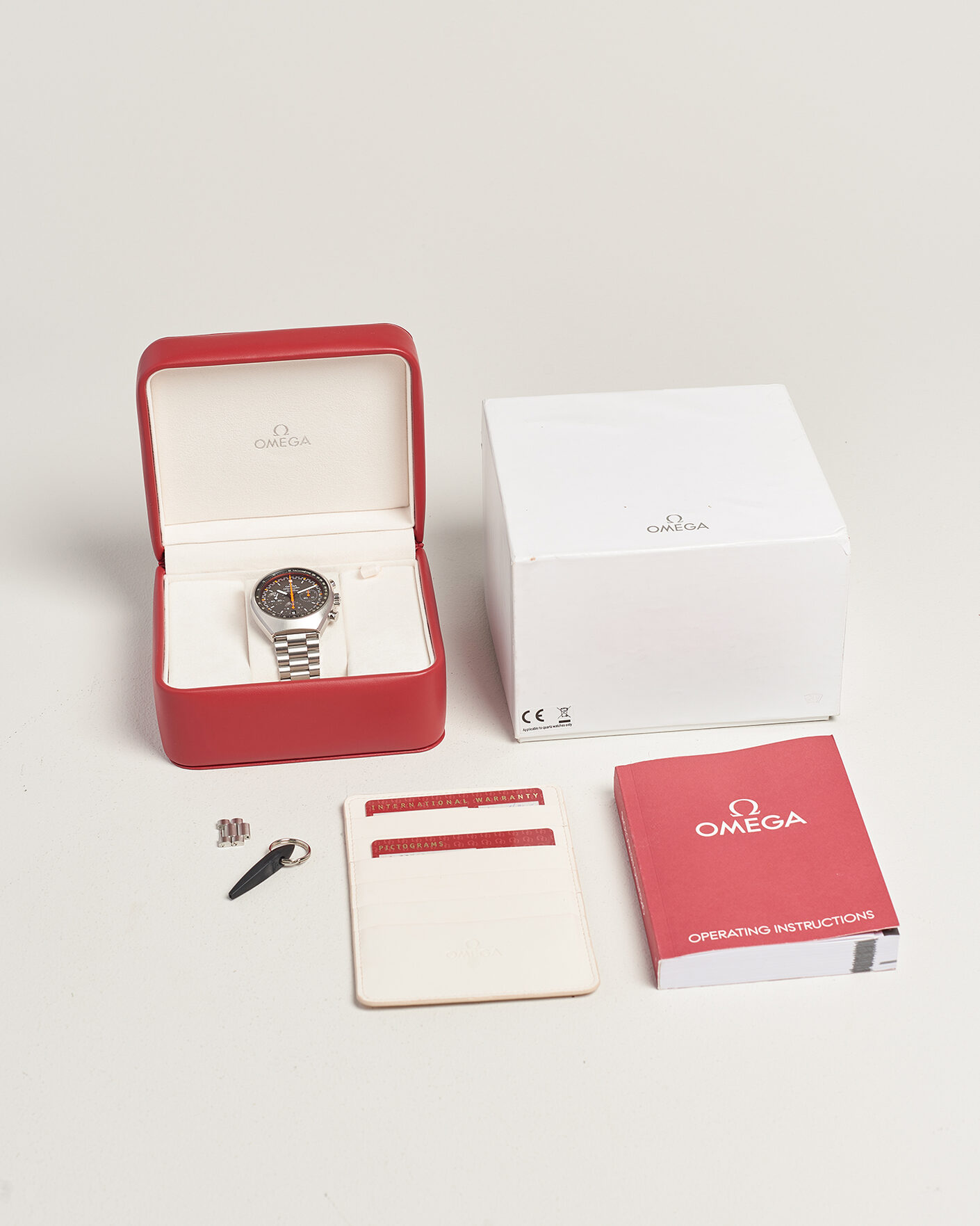 Men | Pre-Owned & Vintage Watches | Omega Pre-Owned | Speedmaster Mark II Re Edition 