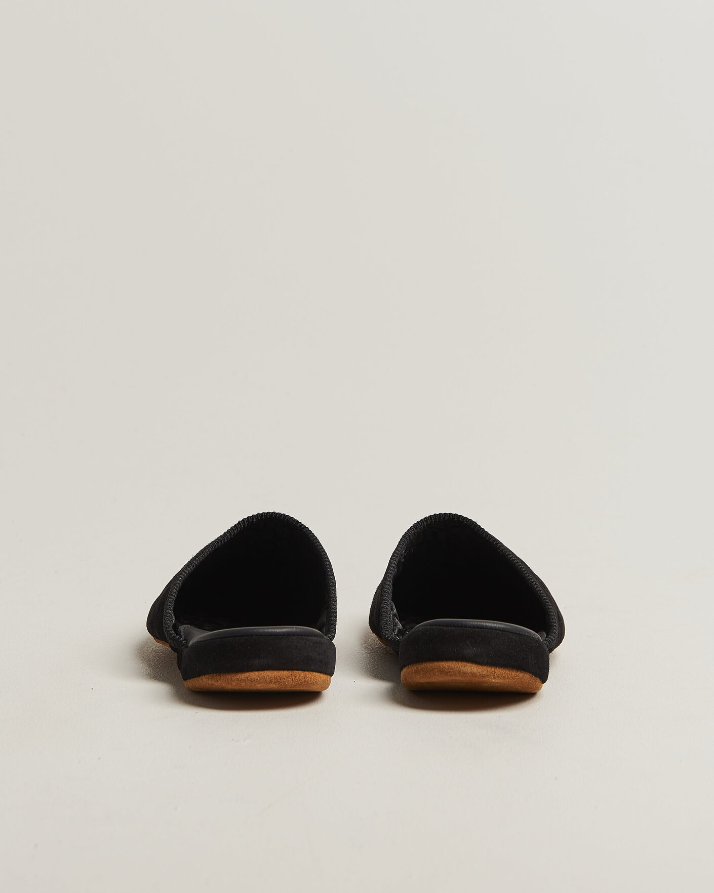 Men | Sandals & Slides | Bowhill & Elliott | Mule Slipper Quilt Lining Black Suede