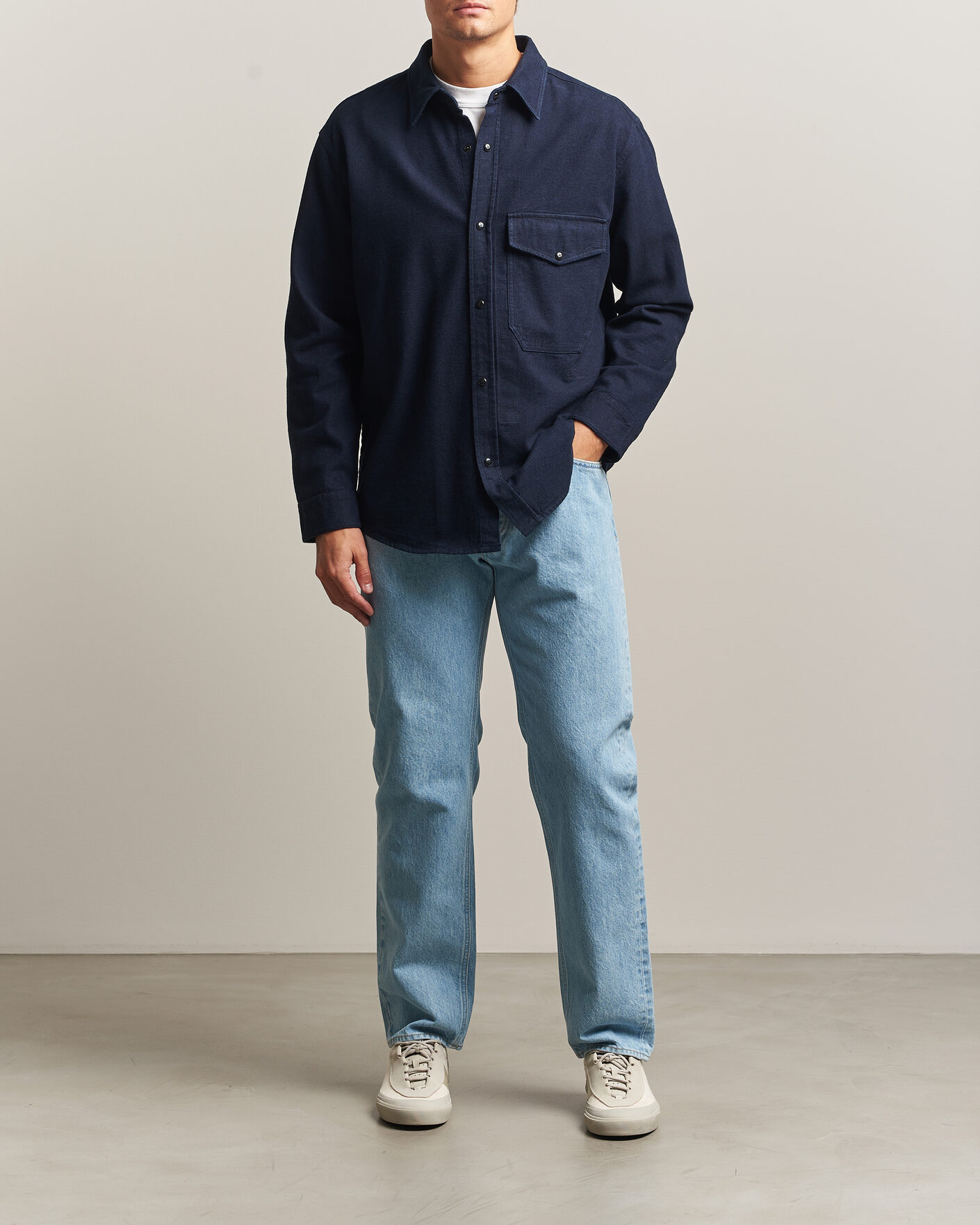 Men | Jeans | Stone Island | Regular Straight Fit Indigo Jeans Blue Light Wash