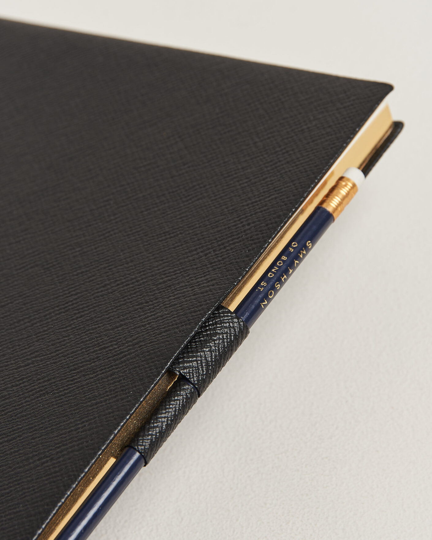 Men | Notebooks | Smythson | Pastegrain Sketchbook Black