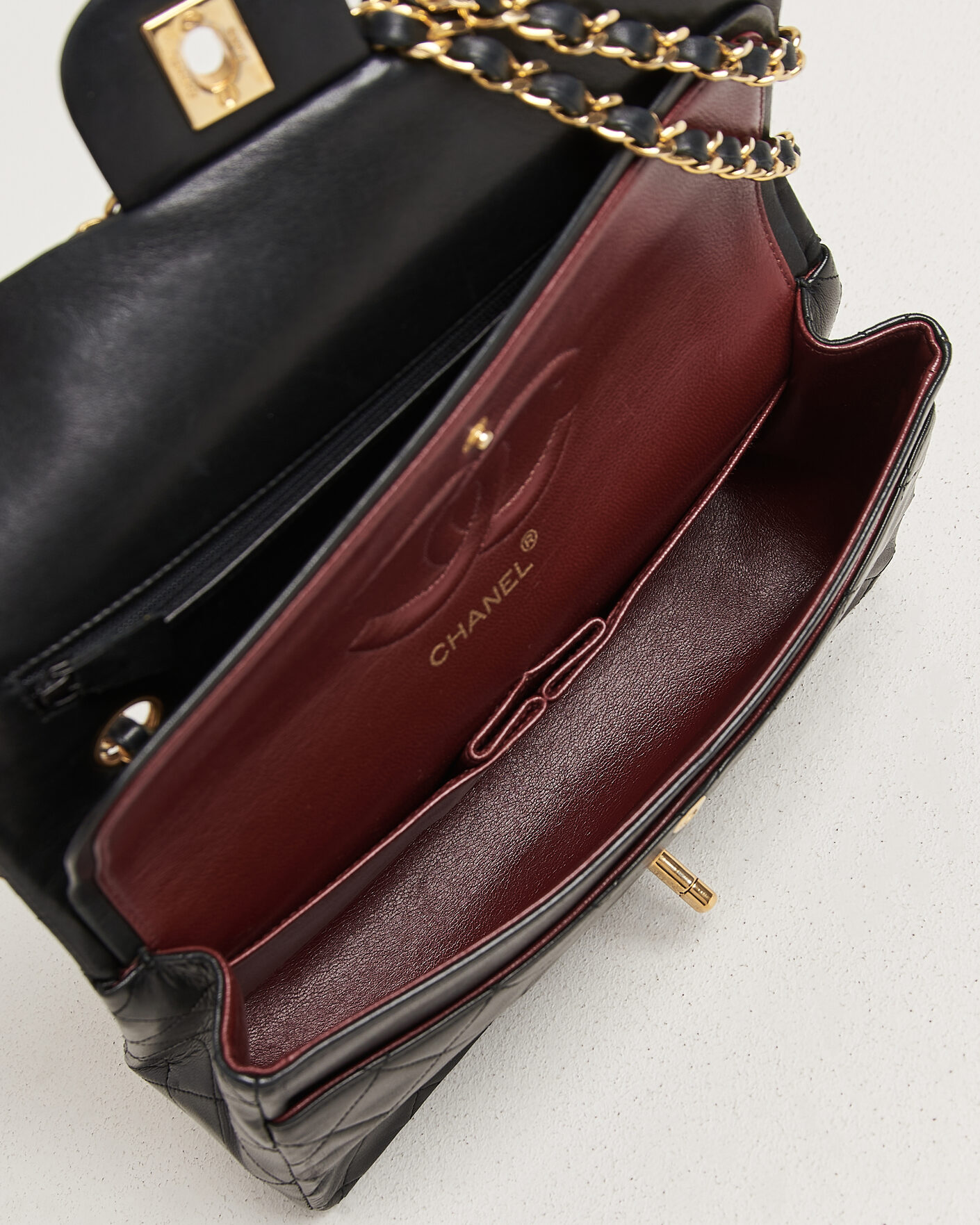 Men | Pre-Owned & Vintage Bags | Chanel Pre-Owned | Classic Medium Double Flap Bag Lambskin Black