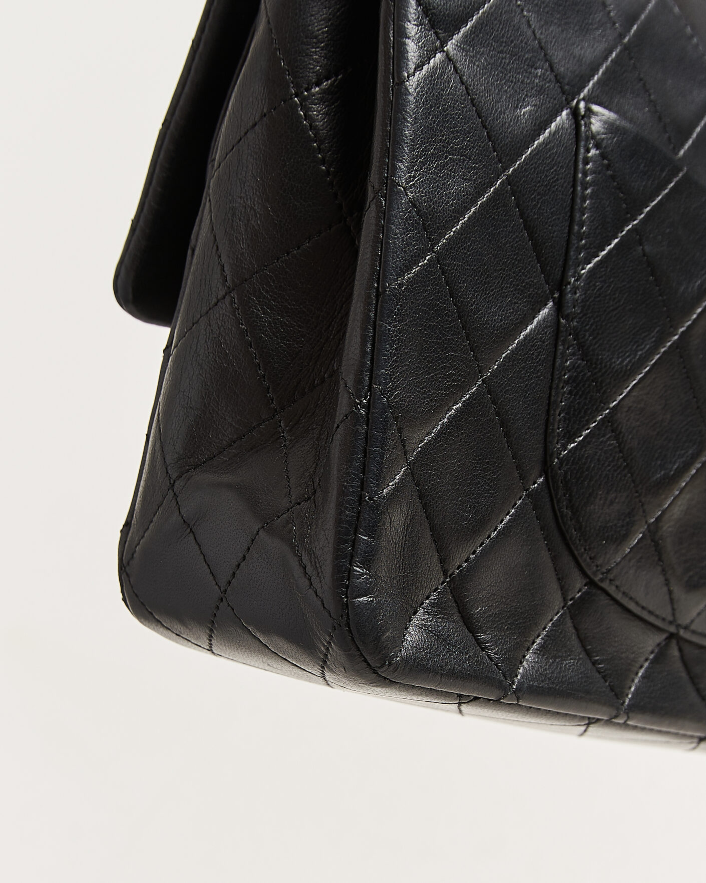 Men | Chanel Pre-Owned Classic Medium Double Flap Bag Lambskin Black | Chanel Pre-Owned | Classic Medium Double Flap Bag Lambskin Black