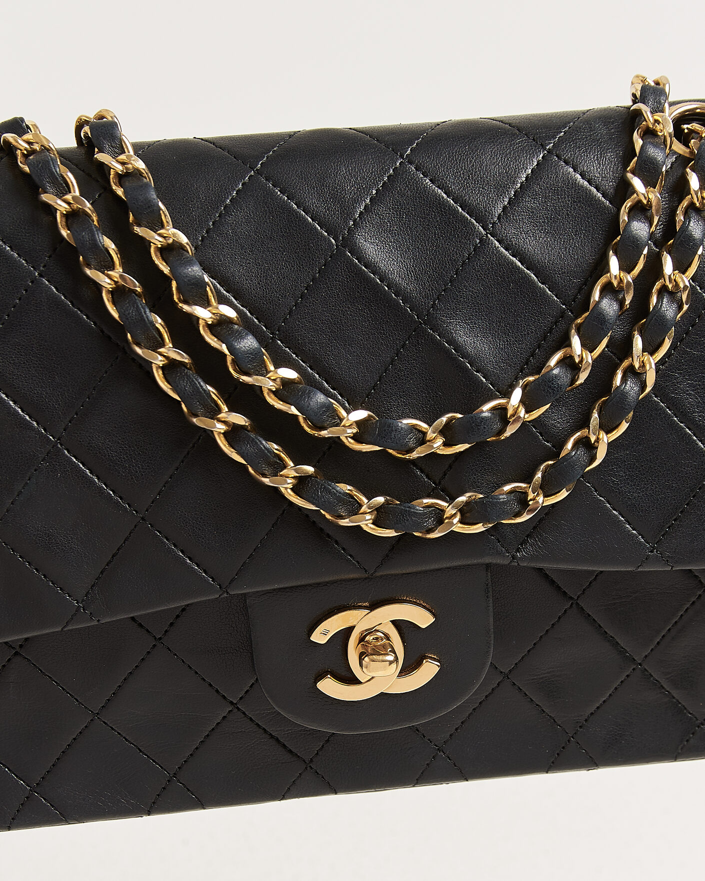 Men | Pre-Owned & Vintage Bags | Chanel Pre-Owned | Classic Medium Double Flap Bag Lambskin Black