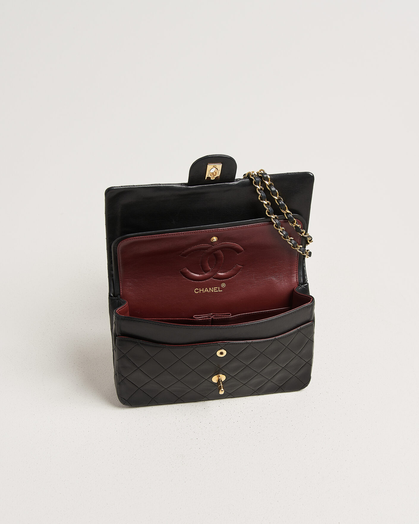 Men | Pre-Owned & Vintage Bags | Chanel Pre-Owned | Classic Medium Double Flap Bag Lambskin Black