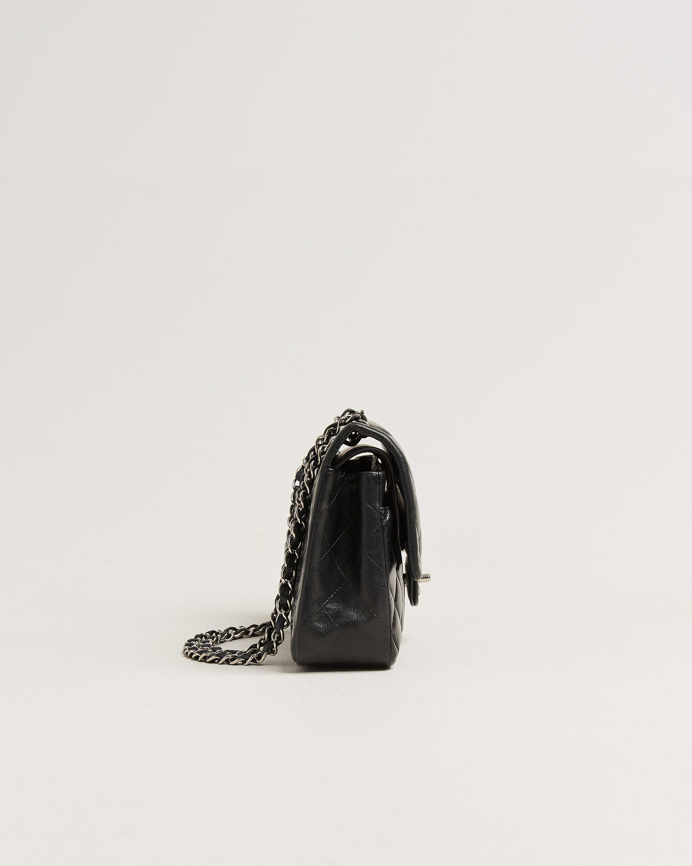 Men | Pre-Owned & Vintage Bags | Chanel Pre-Owned | Classic Medium Double Flap Bag Lambskin Black
