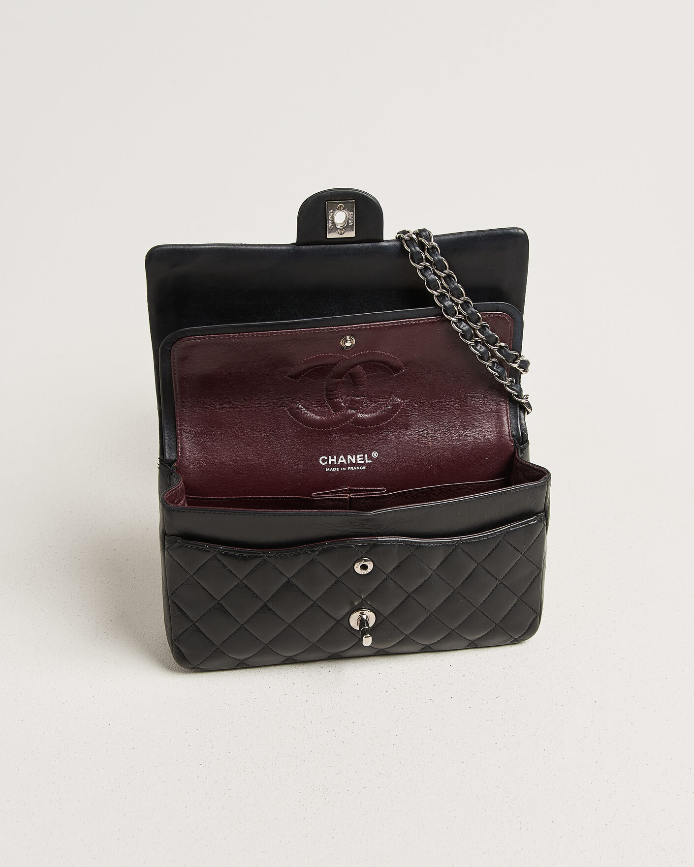 Men | Pre-Owned & Vintage Bags | Chanel Pre-Owned | Classic Medium Double Flap Bag Lambskin Black