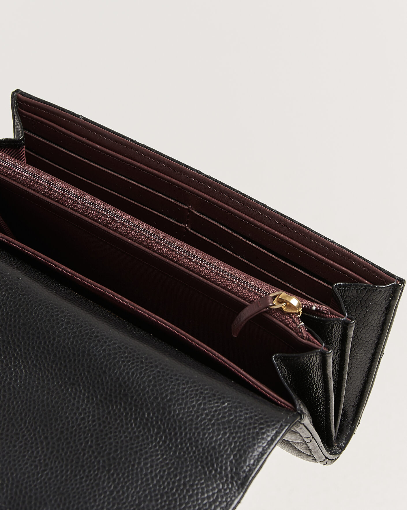 Men | Pre-Owned & Vintage Bags | Chanel Pre-Owned | Classic  Long Flap Wallet Caviar Leather Black