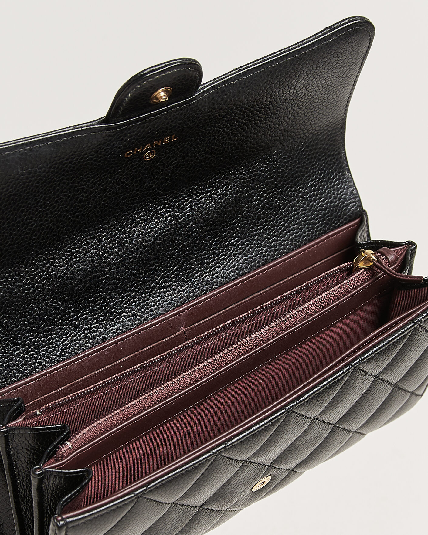 Men | Pre-Owned & Vintage Bags | Chanel Pre-Owned | Classic  Long Flap Wallet Caviar Leather Black
