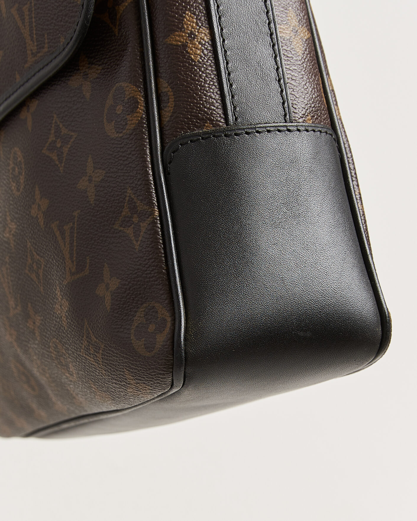 Men | Pre-Owned & Vintage Bags | Louis Vuitton Pre-Owned | Abbesses Messenger Bag Monogram Macassar