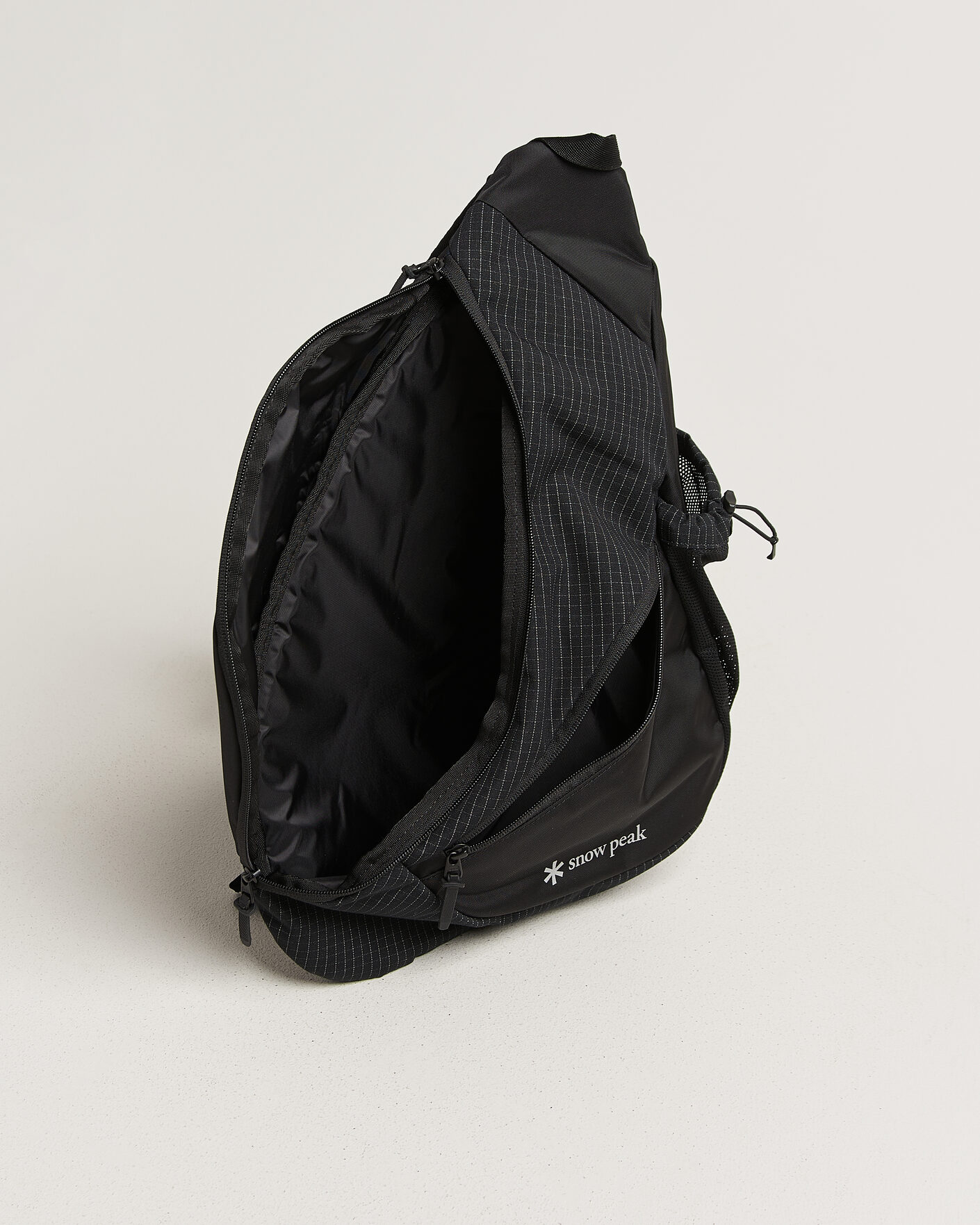 Men | Bags | Snow Peak | Grid Sling Bag Black