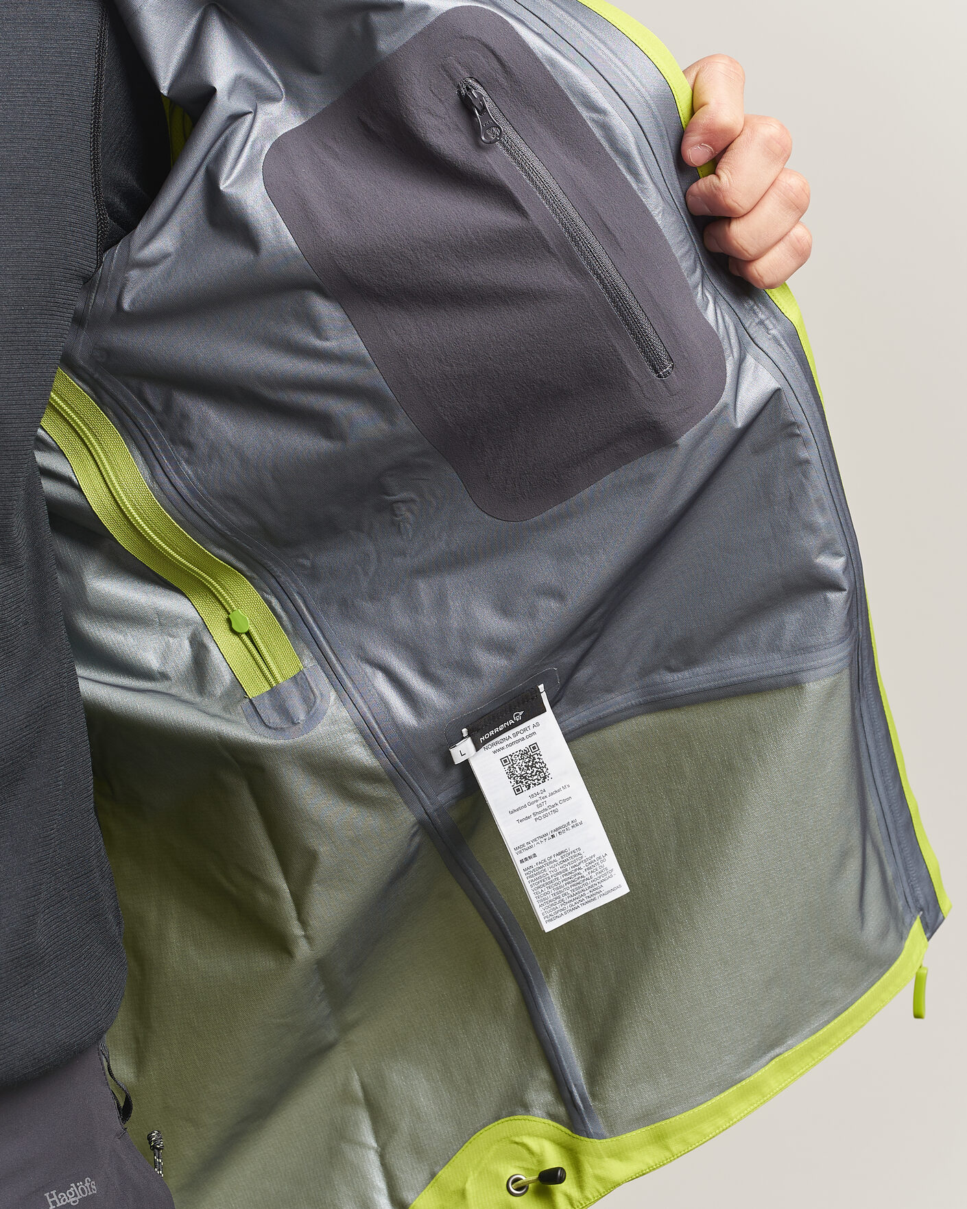 Men | Coats & Jackets | Norrøna | Falketind GORE-TEX Jacket Tender Shoots