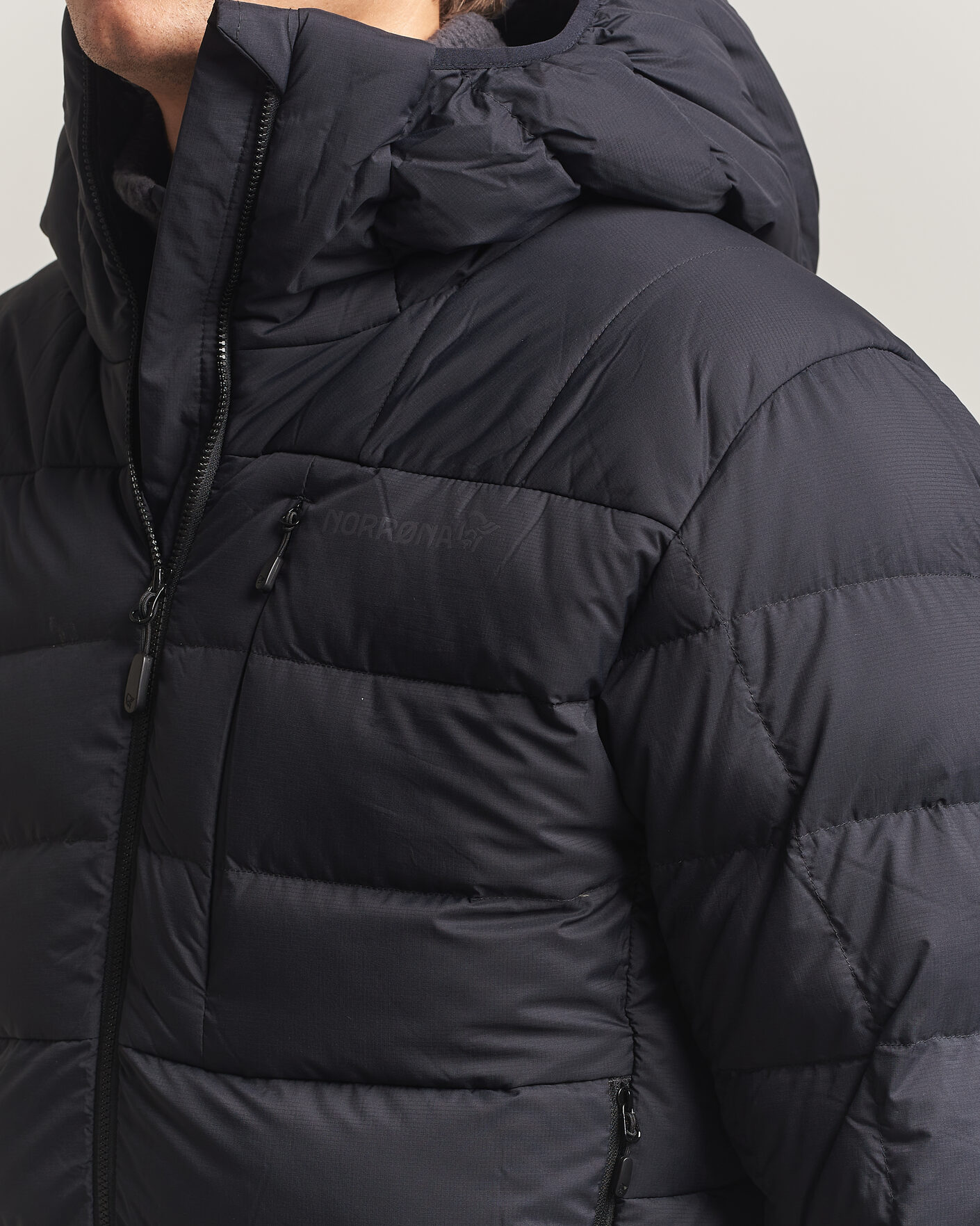 Men | Coats & Jackets | Norrøna | Femund Down 700 Zip Hood Caviar Black