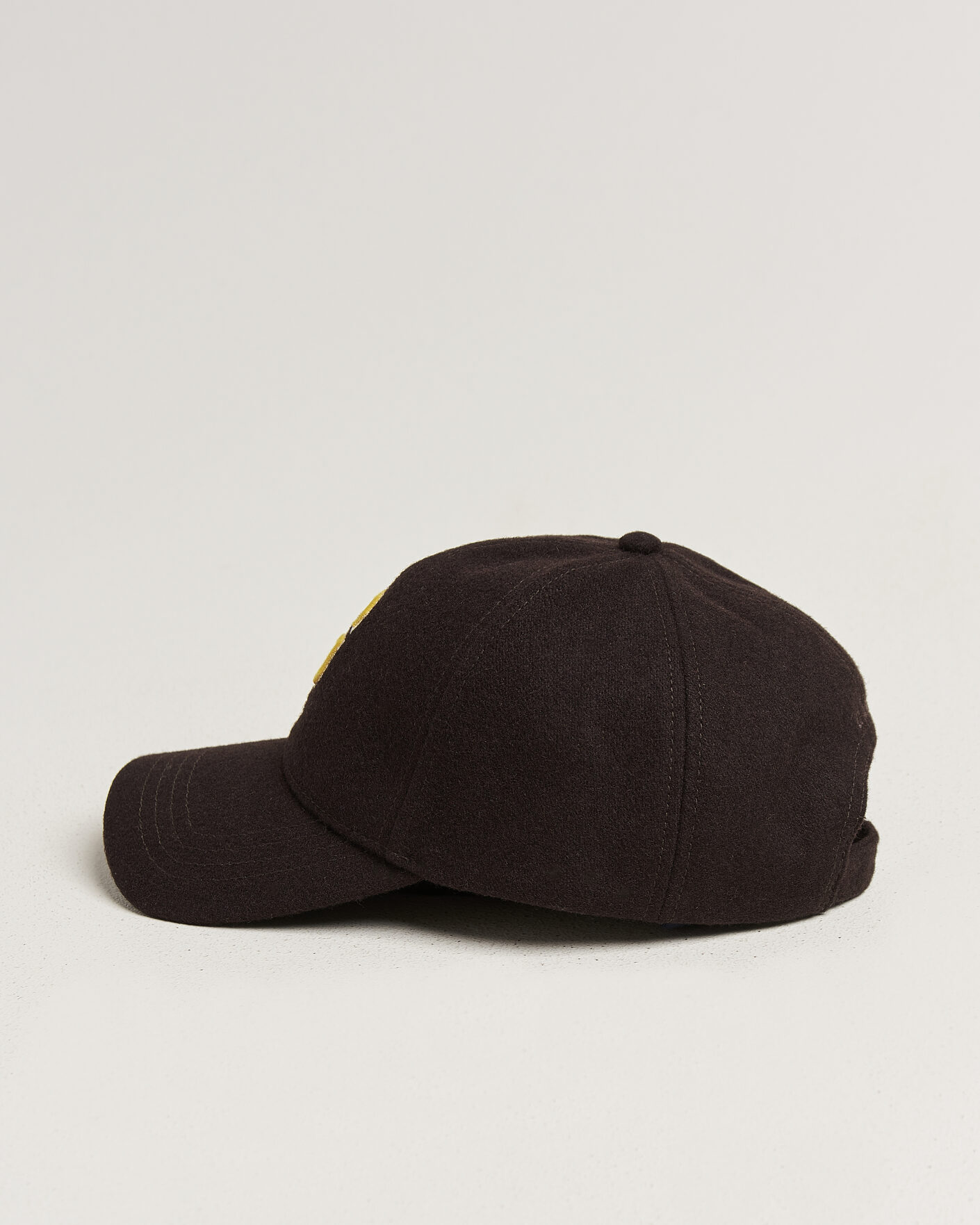 Men | Hats & Caps | Gant | G Badge Wool Melton Cap Charred Wood Brown